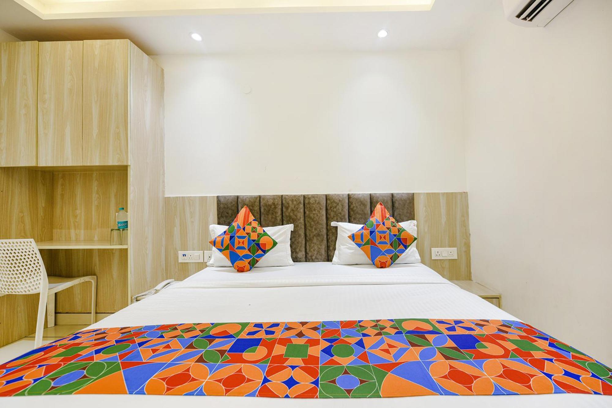Hotel Fabhotel Luxury Near Adarsh Nagar Metro