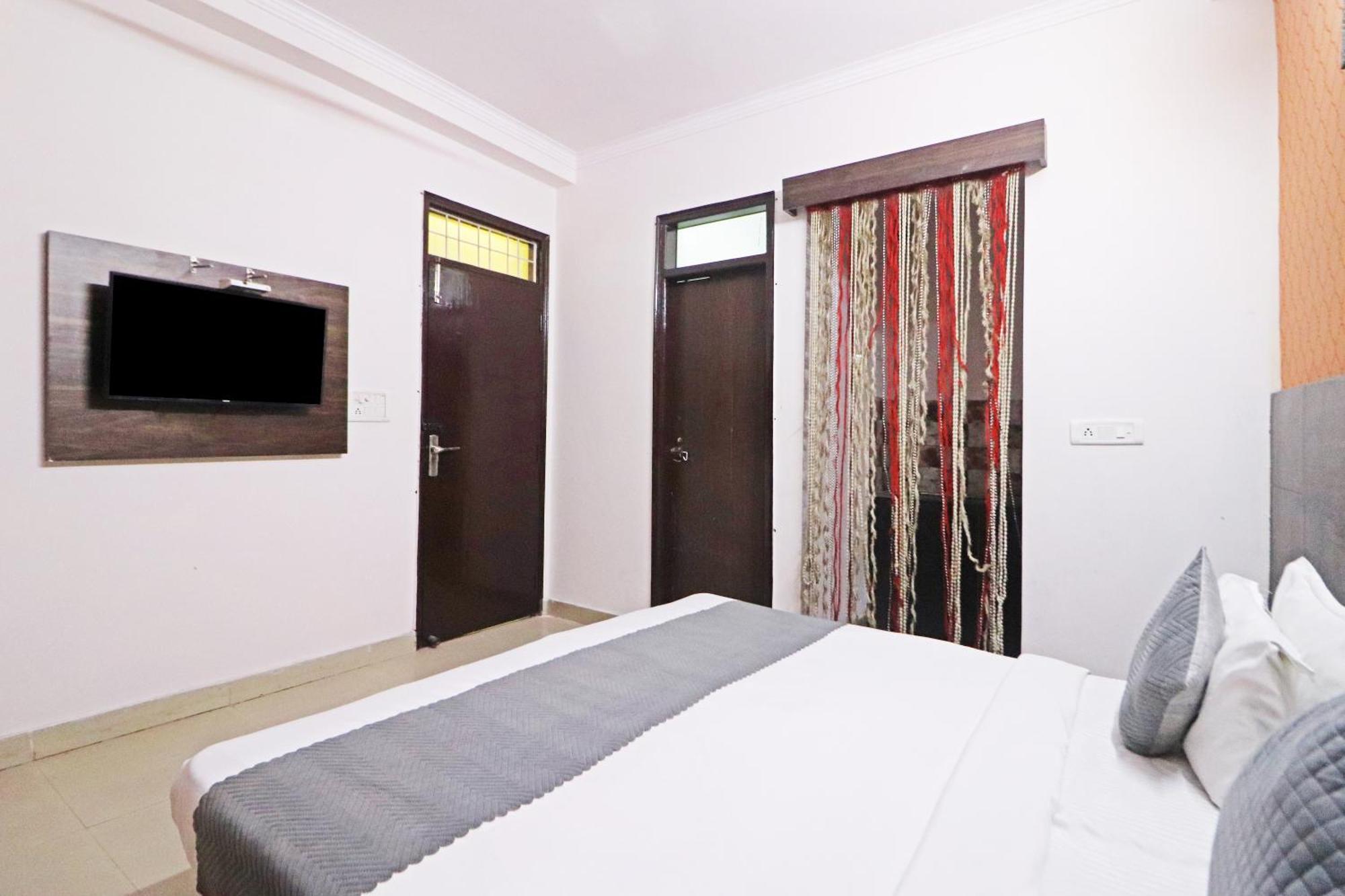 Hotel The Nines By The Premium New Delhi