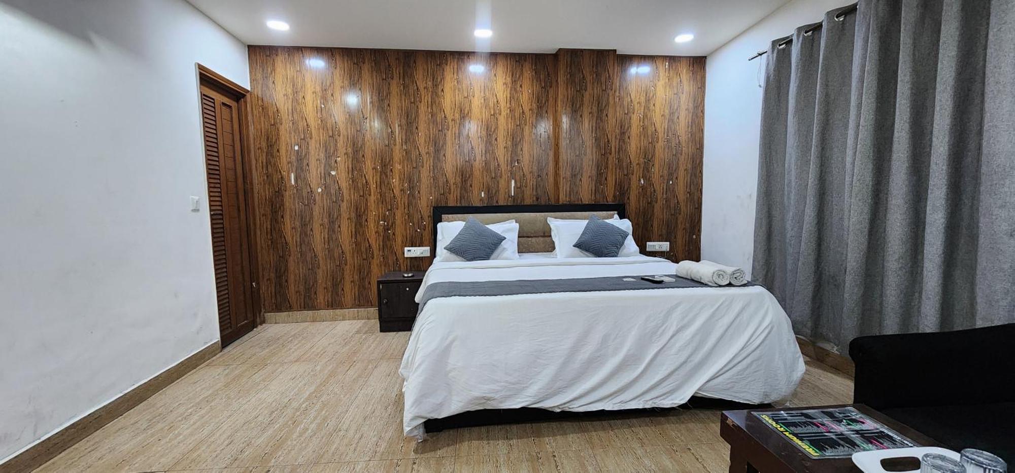 Crystel Residency By Premium New Delhi
