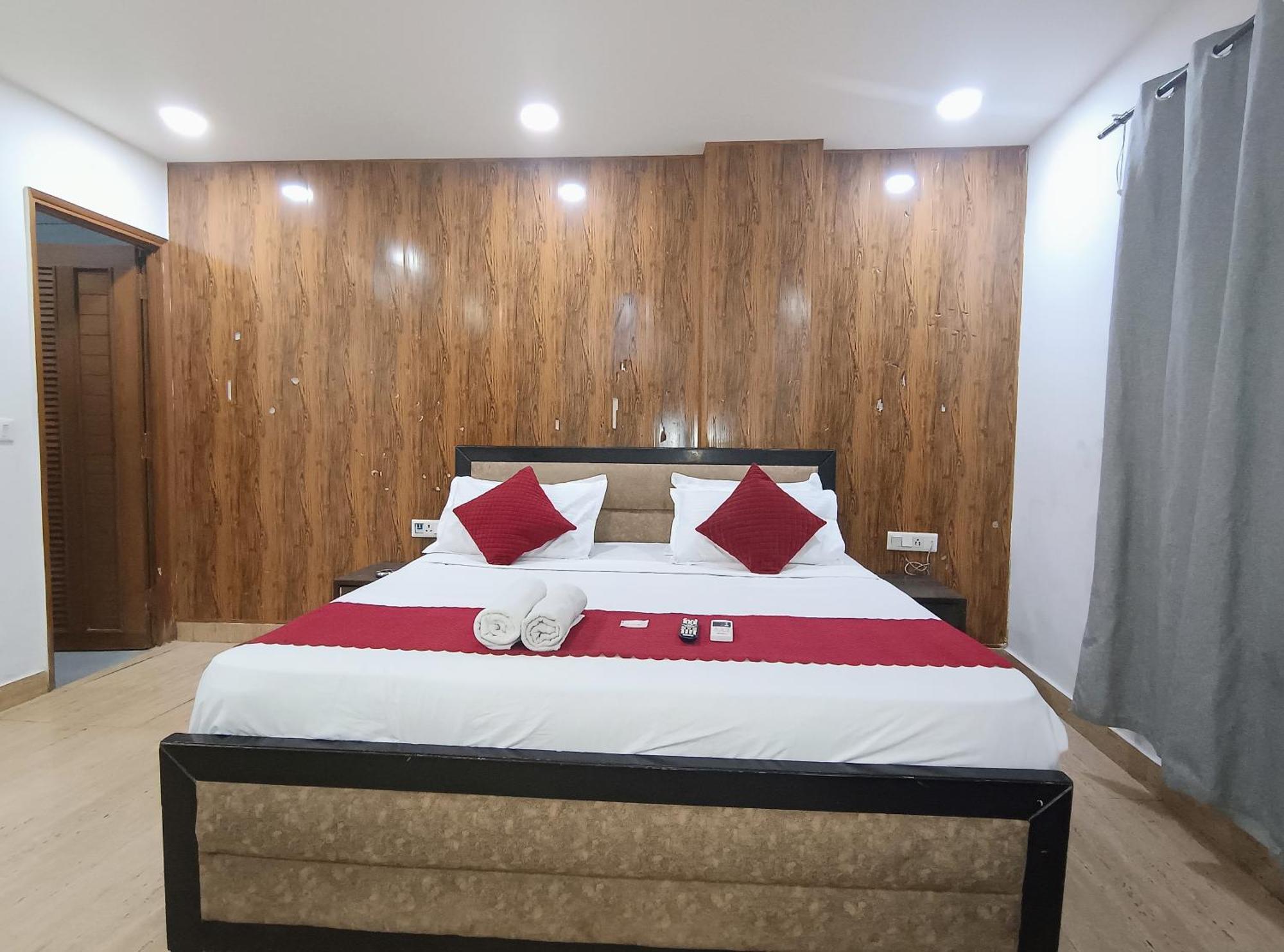 Crystel Residency By Premium New Delhi