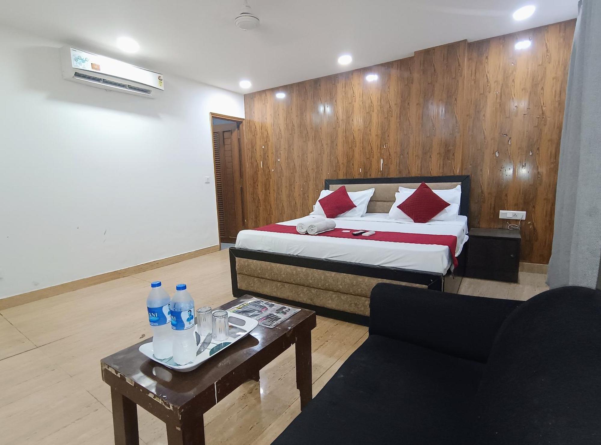 Crystel Residency By Premium Hotel New Delhi