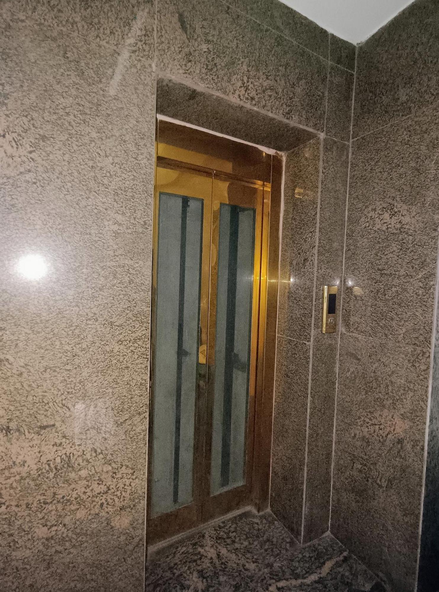 Crystel Residency By Premium Hotel