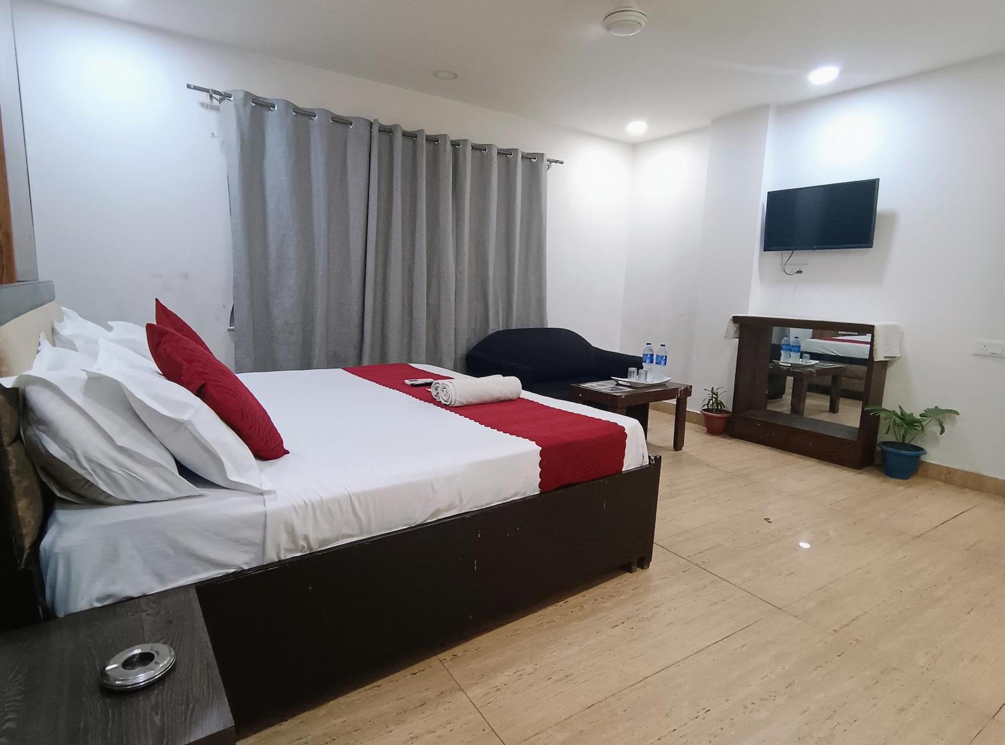Hotel Crystel Residency By Premium 3*