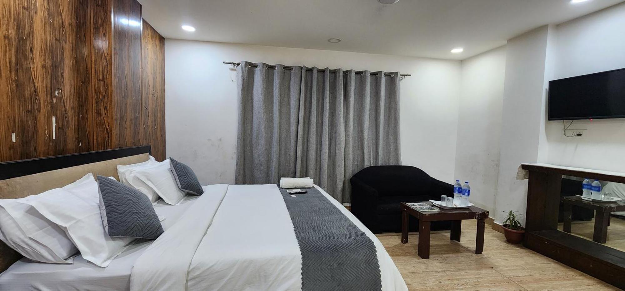 Hotel Crystel Residency By Premium New Delhi