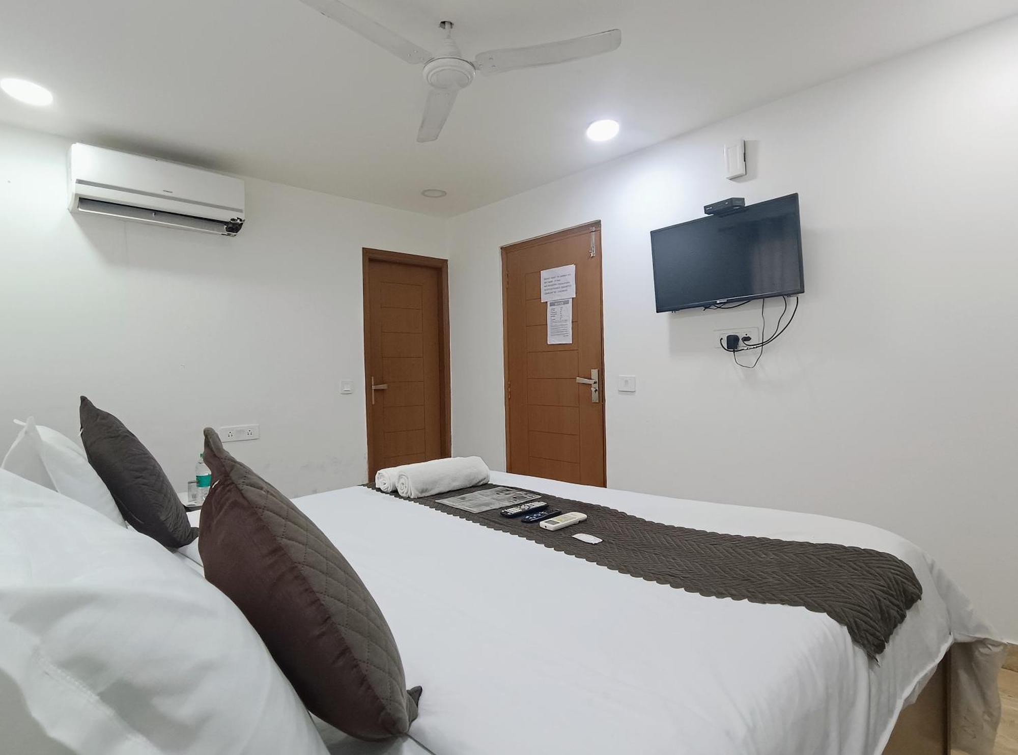 Hotel Crystel Residency By Premium