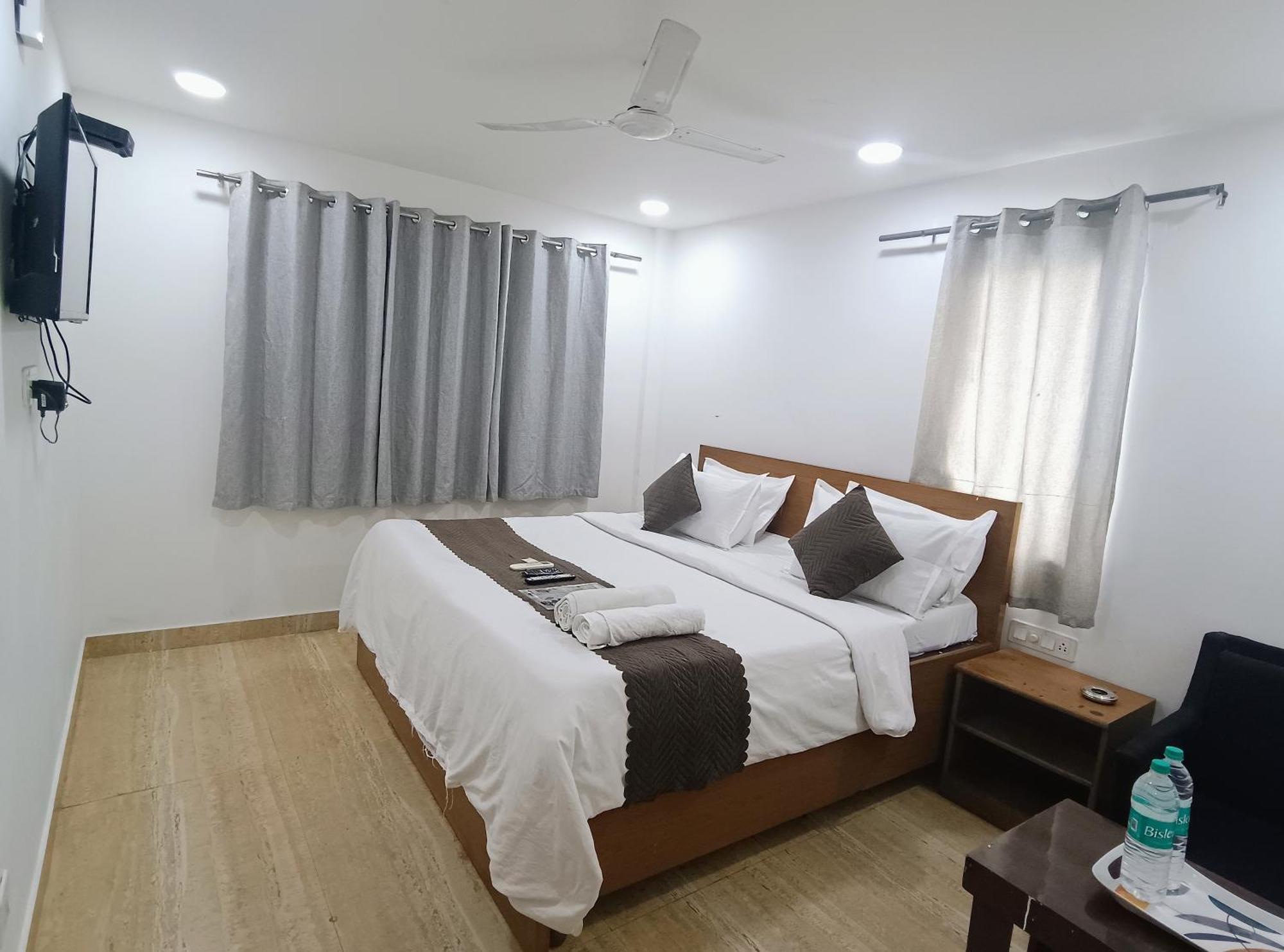 Crystel Residency By Premium Hotel