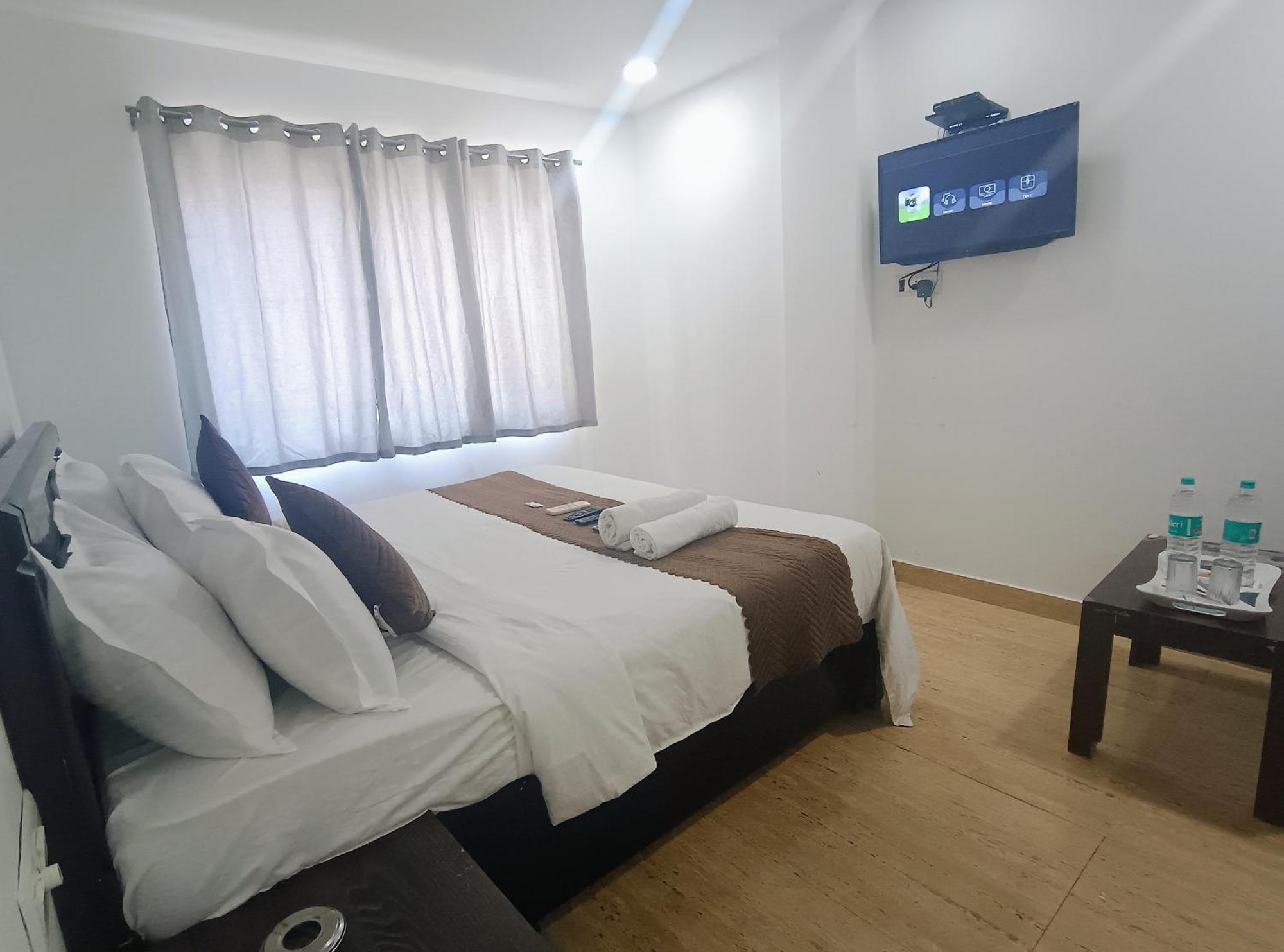 Crystel Residency By Premium Hotel
