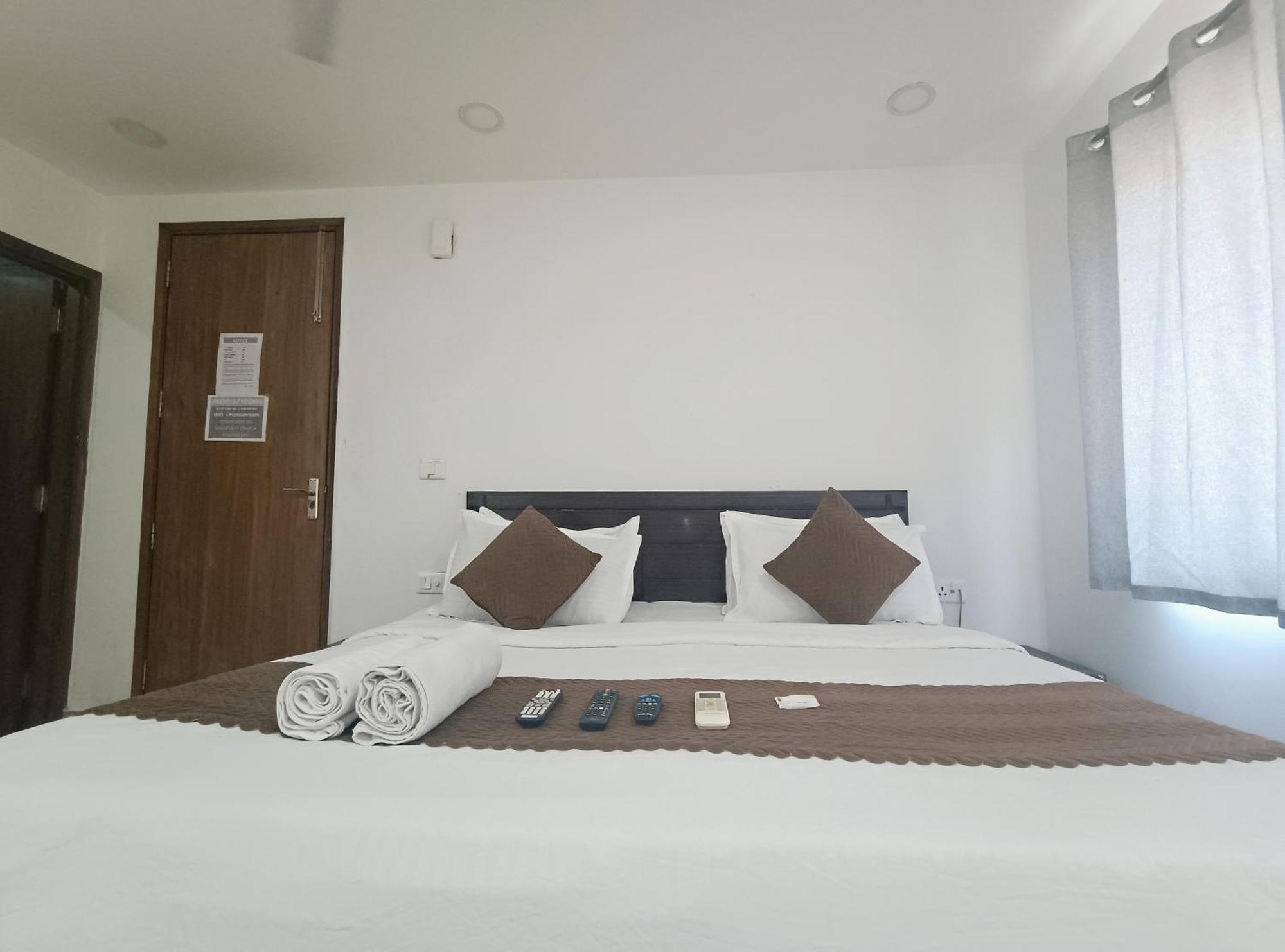 Hotel Crystel Residency By Premium