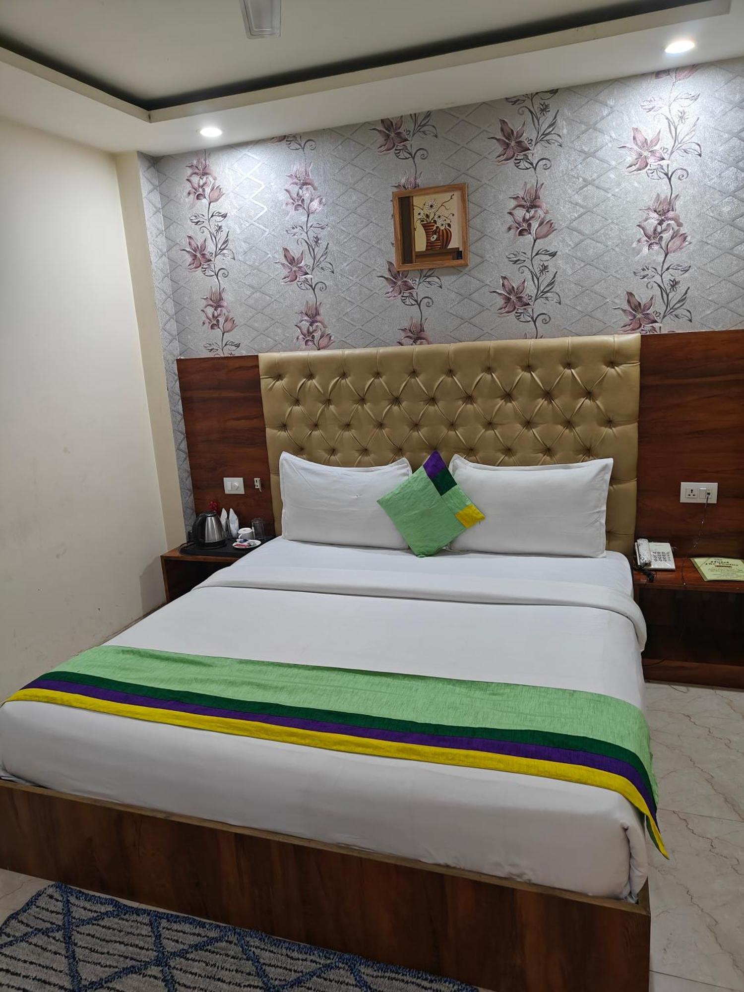 The Ventas Near Delhi Airport Hotel 3*