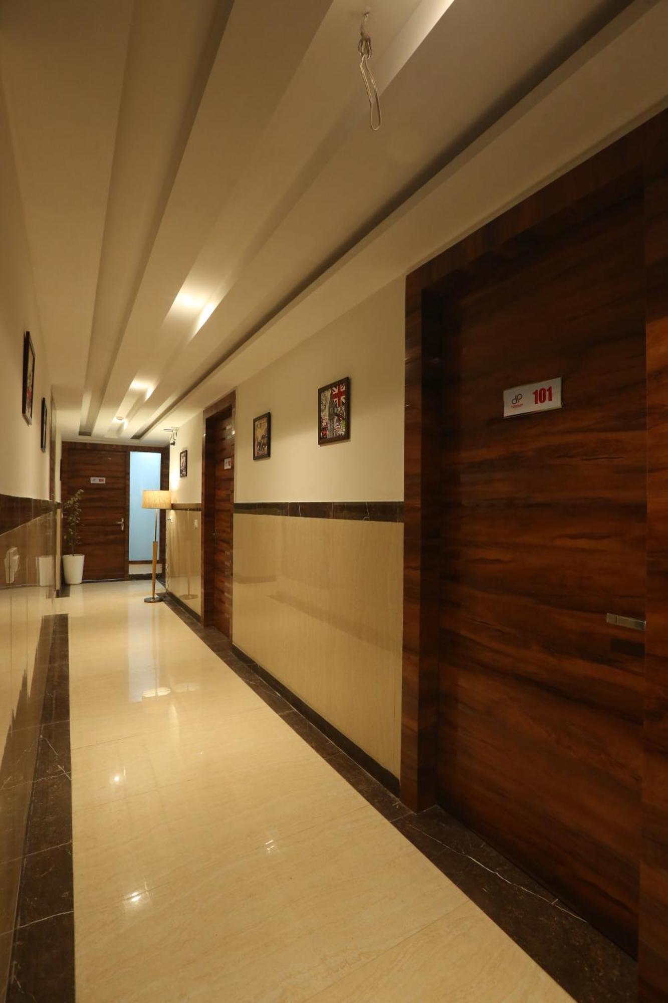 Hotel The Ventas Near Delhi Airport 3*