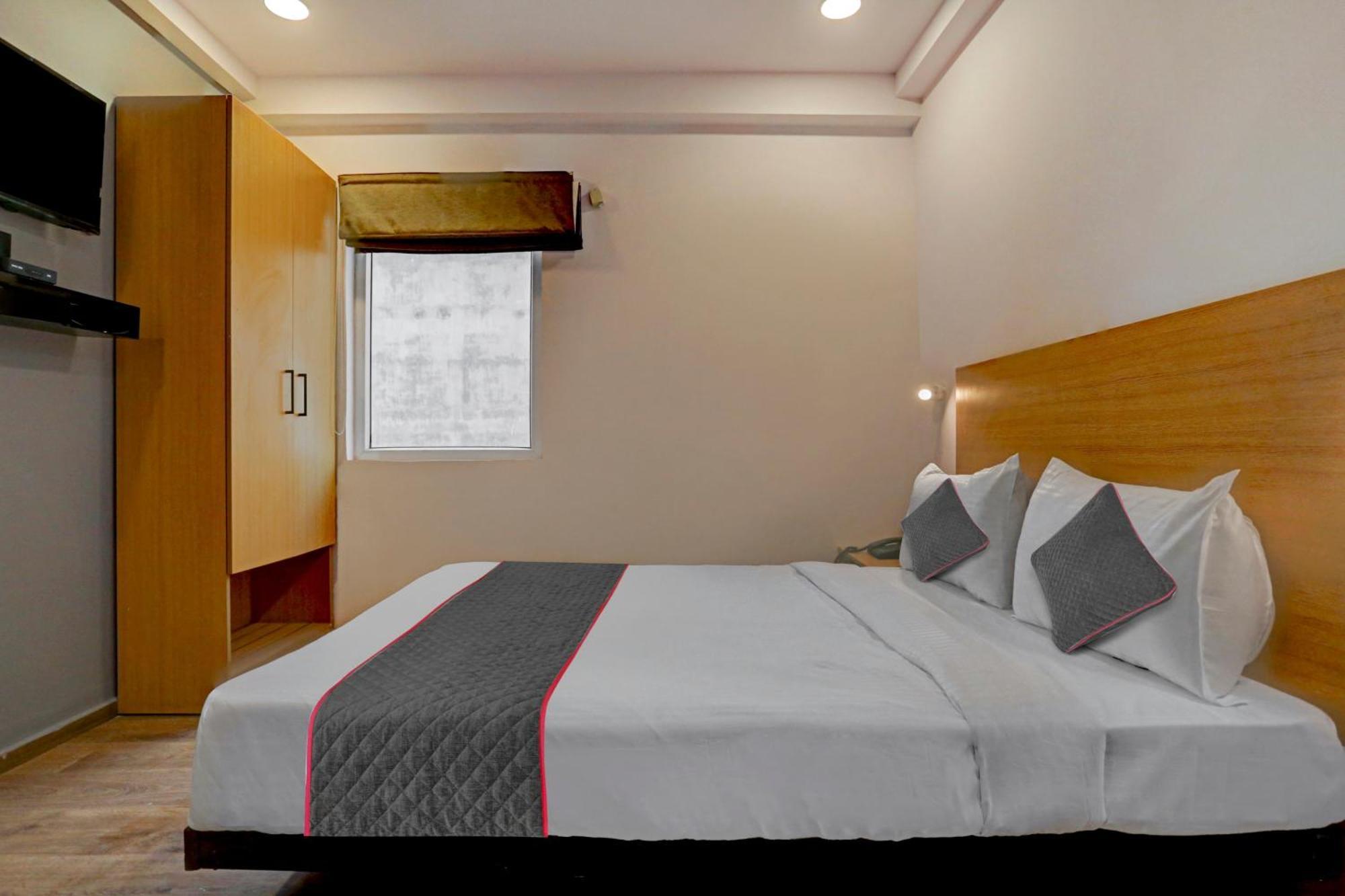 Collection O County Hotel Delhi (National Capital Territory of India)