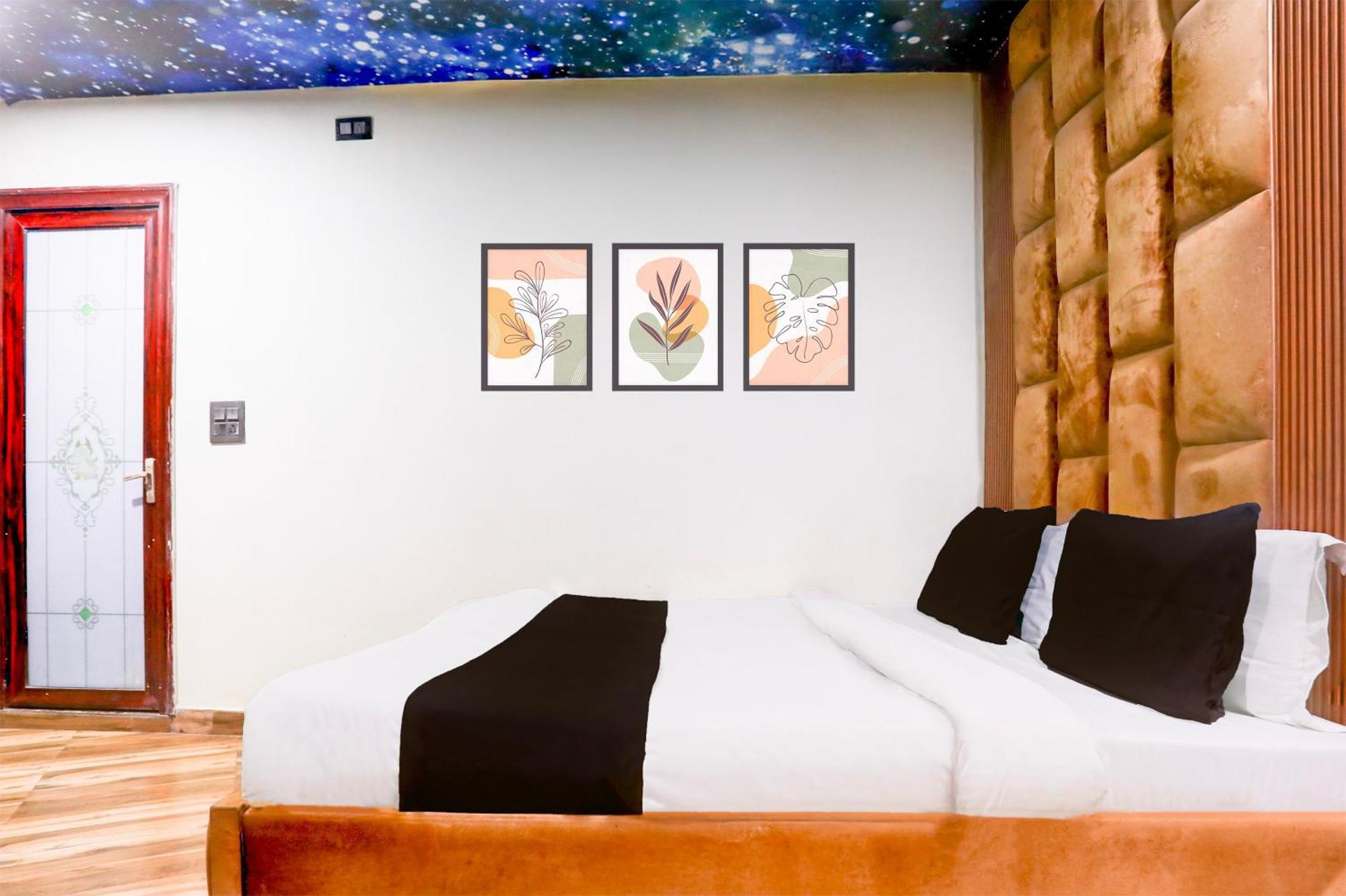 Hotel O Jeet 3*