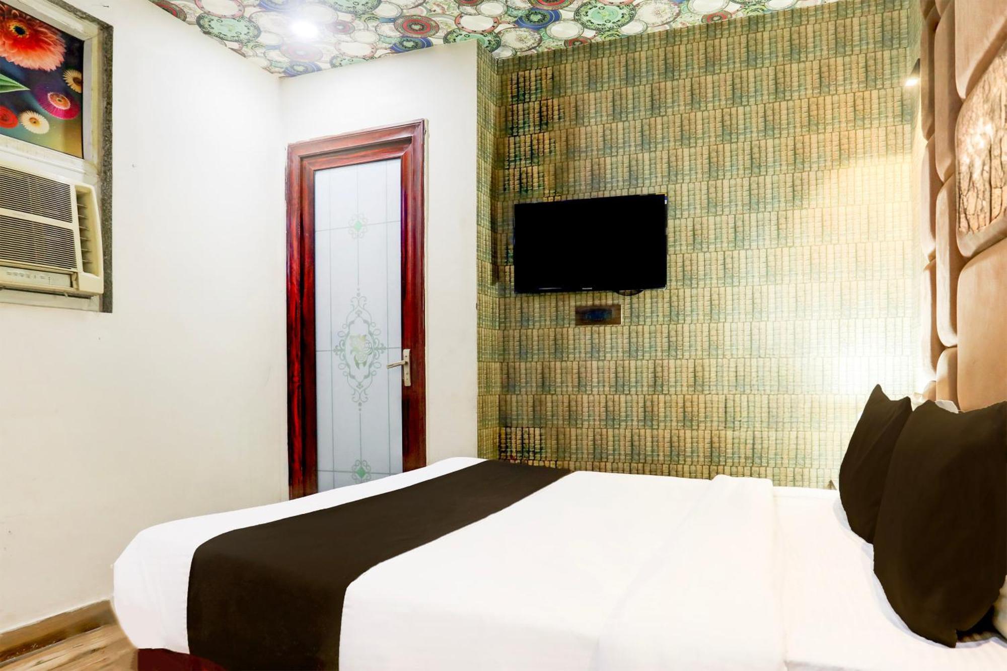 O Jeet Hotel