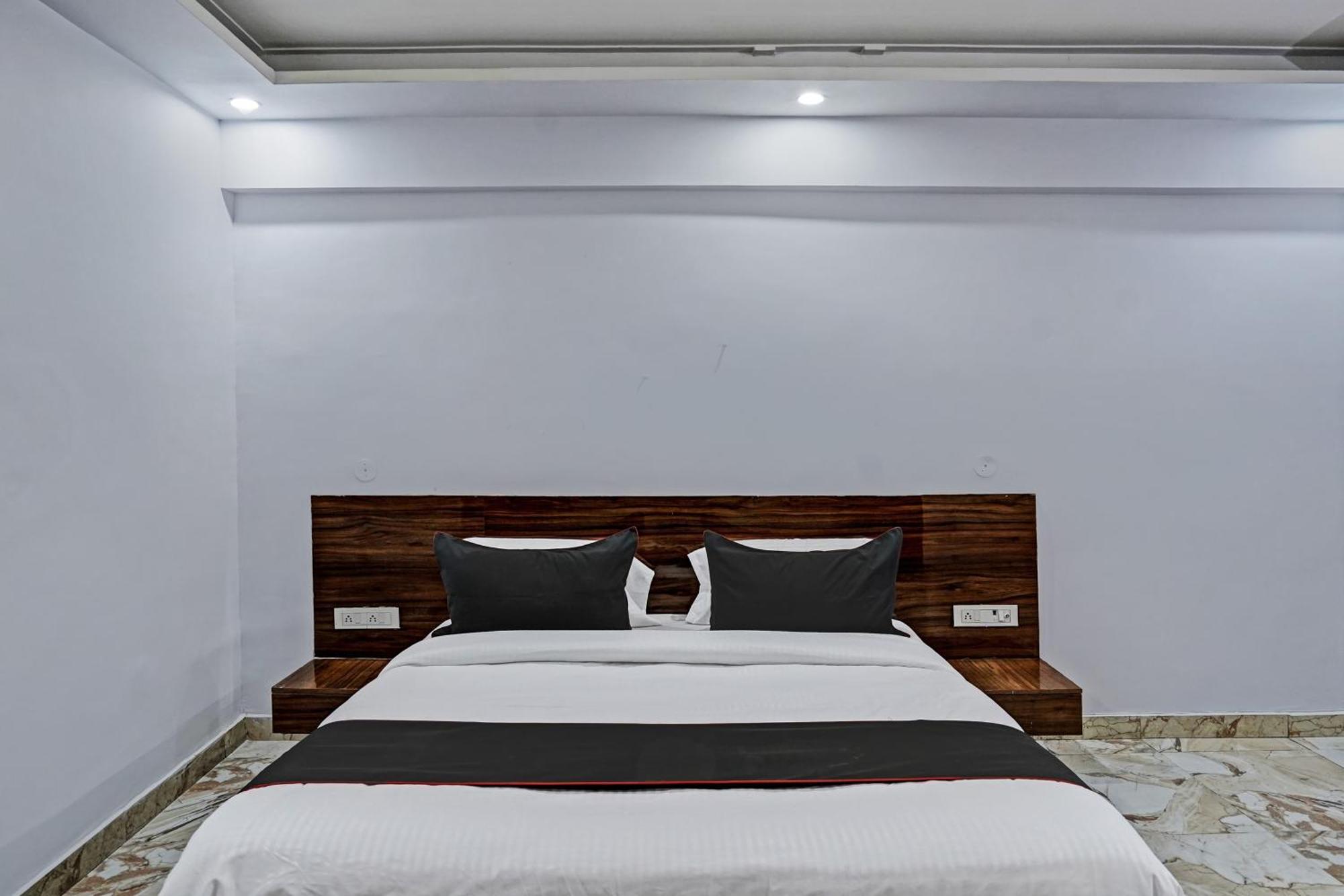 Hotel Collection O Grand King
