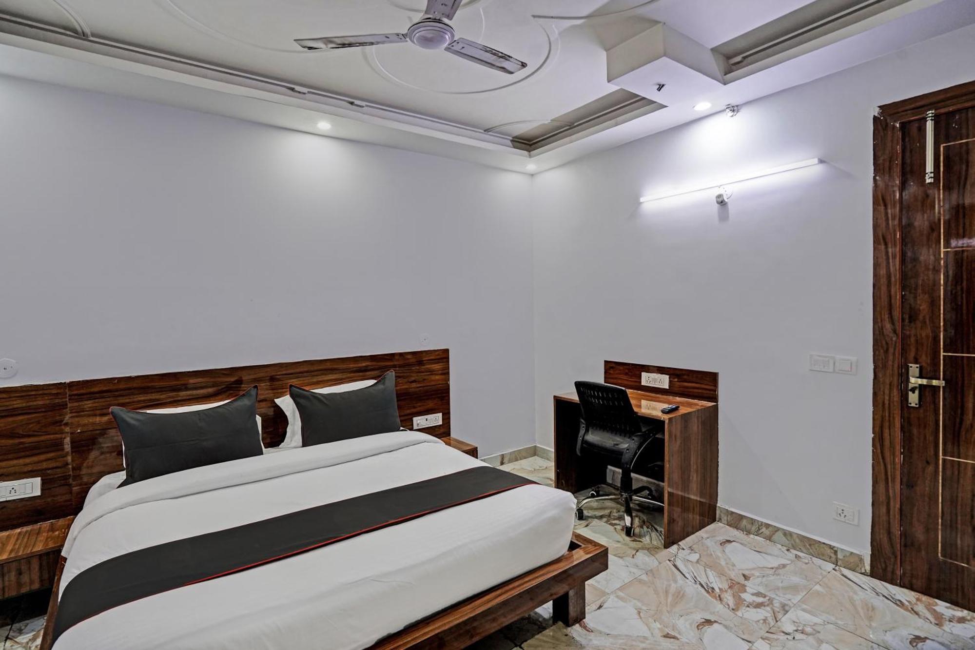 Collection O Grand King Hotel New Delhi