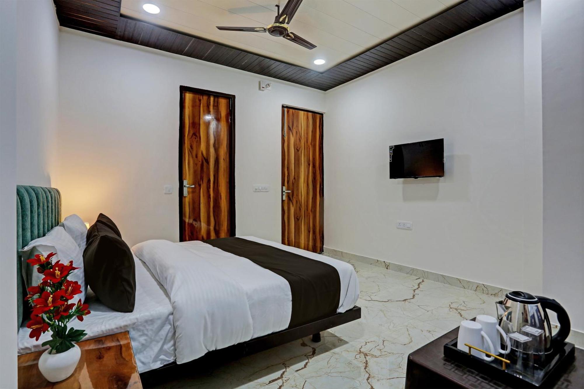 Hotel O Town House Gold Delhi (National Capital Territory of India)