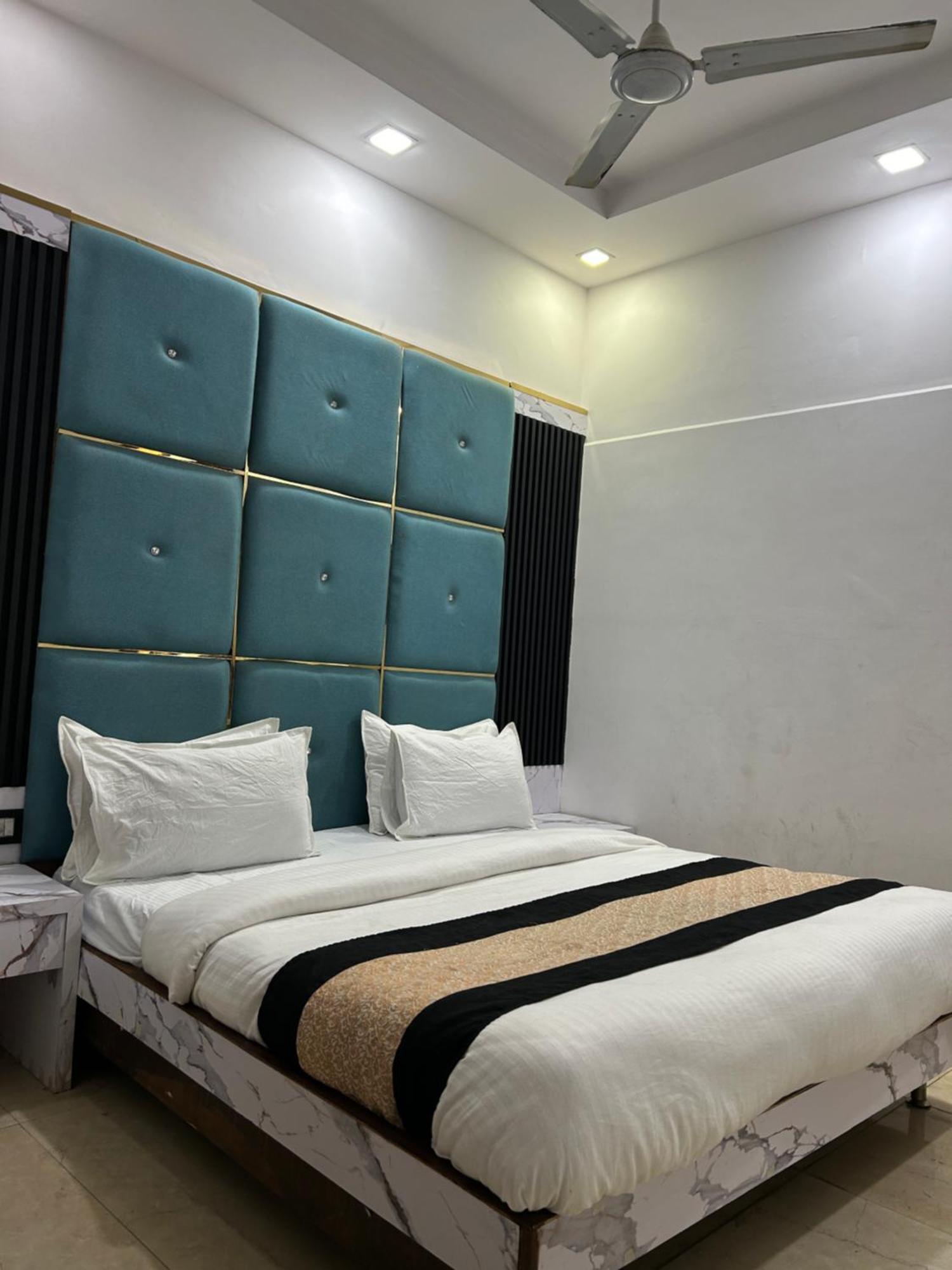 Hotel Shree Guru At New Delhi Railway Station Guest house New Delhi
