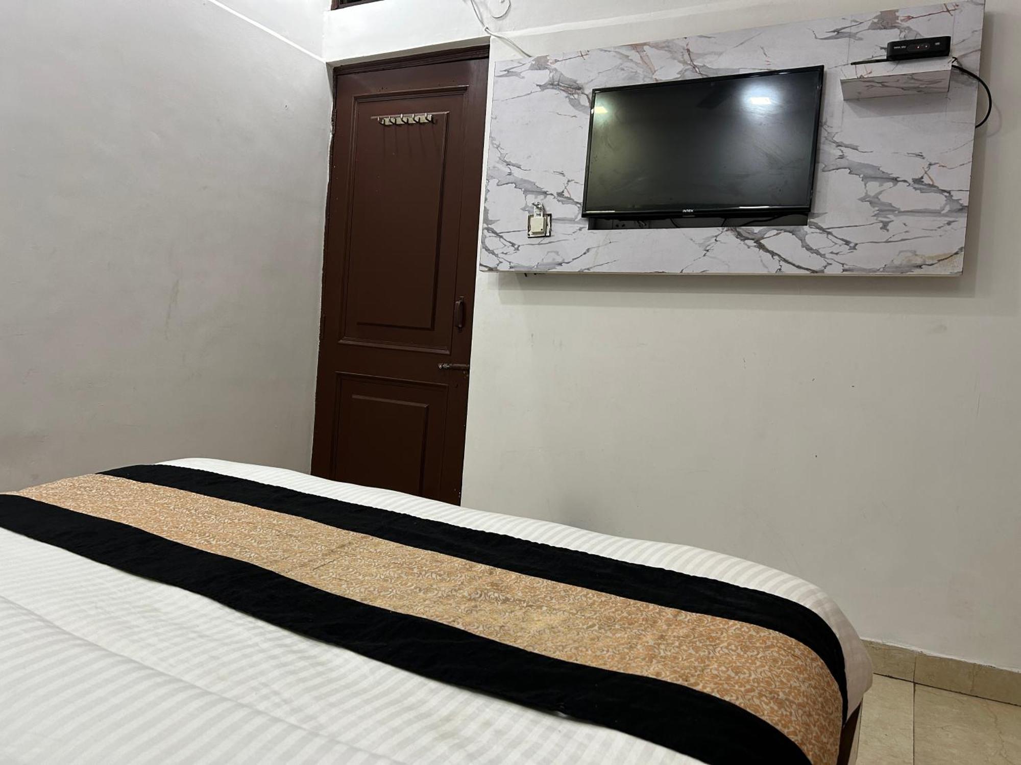 Guest house Hotel Shree Guru At New Delhi Railway Station *