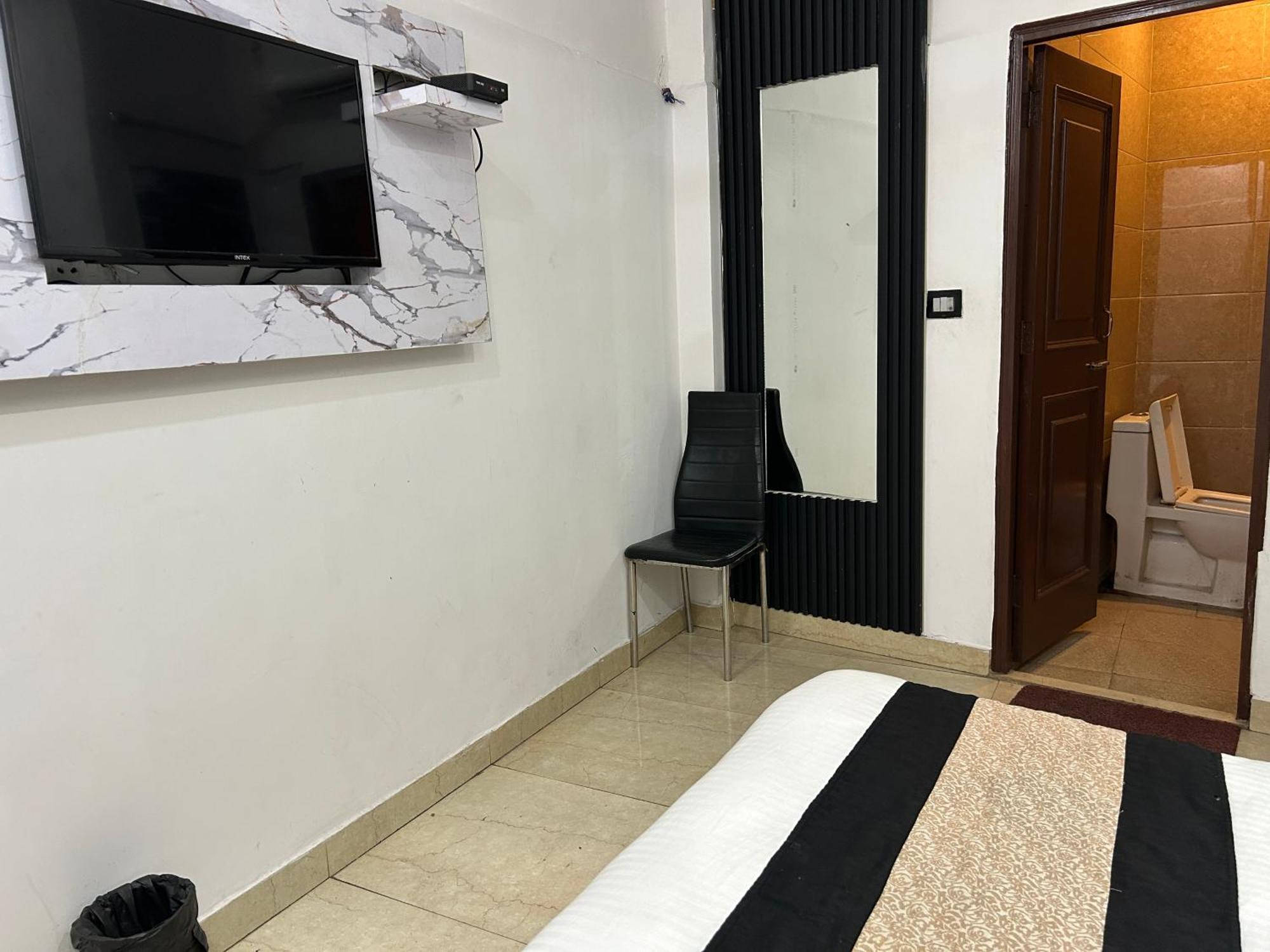 Hotel Shree Guru At New Delhi Railway Station New Delhi