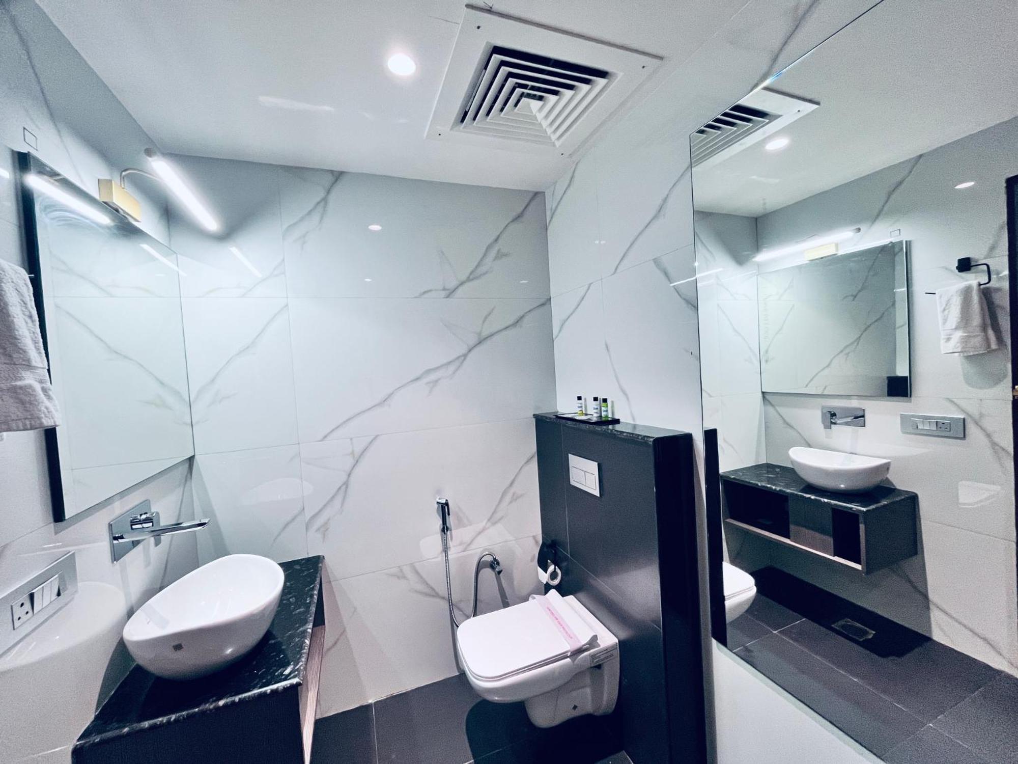 Western Blu Hotel Delhi (National Capital Territory of India)