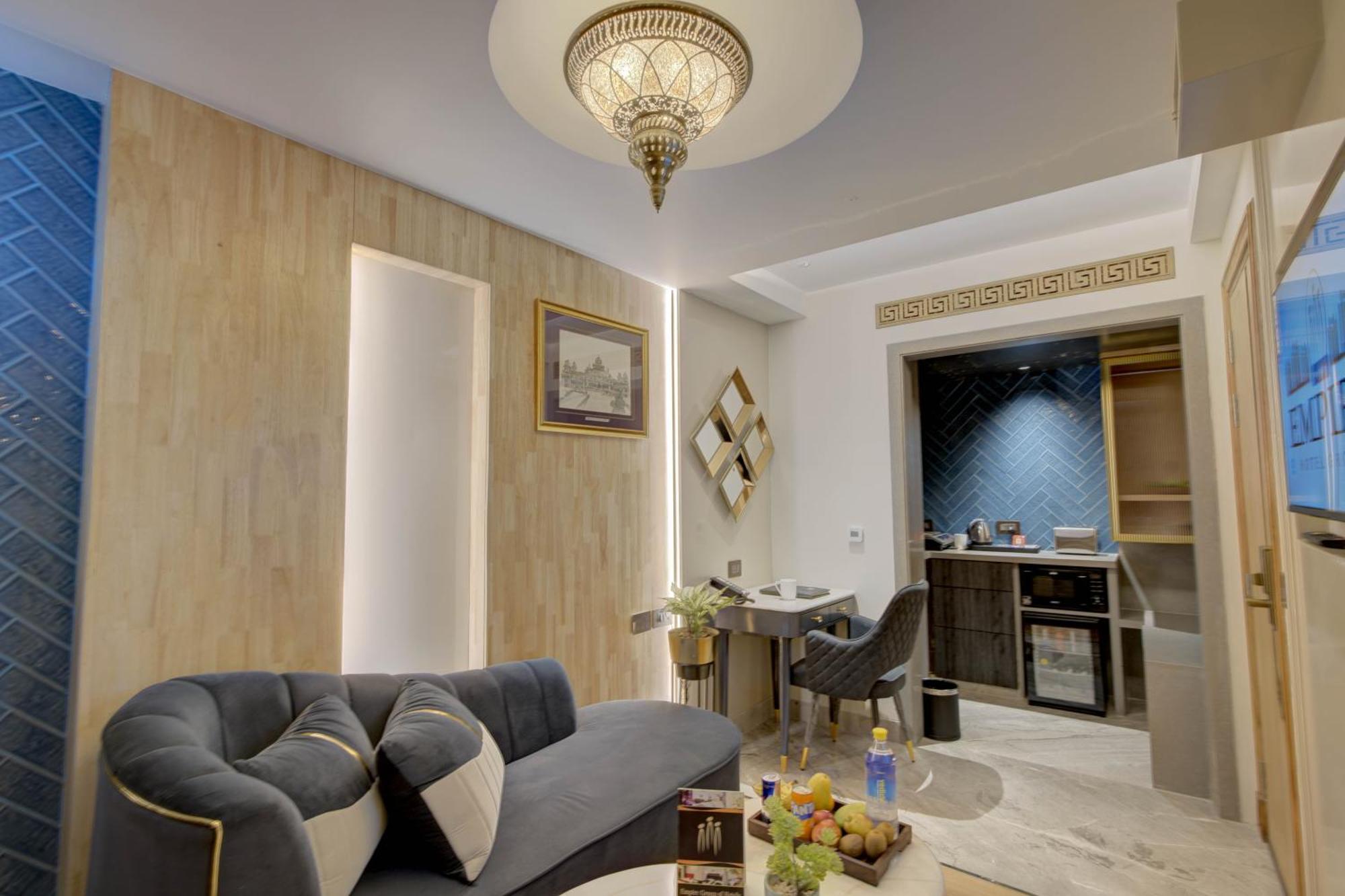 Empire Platinum 4*
