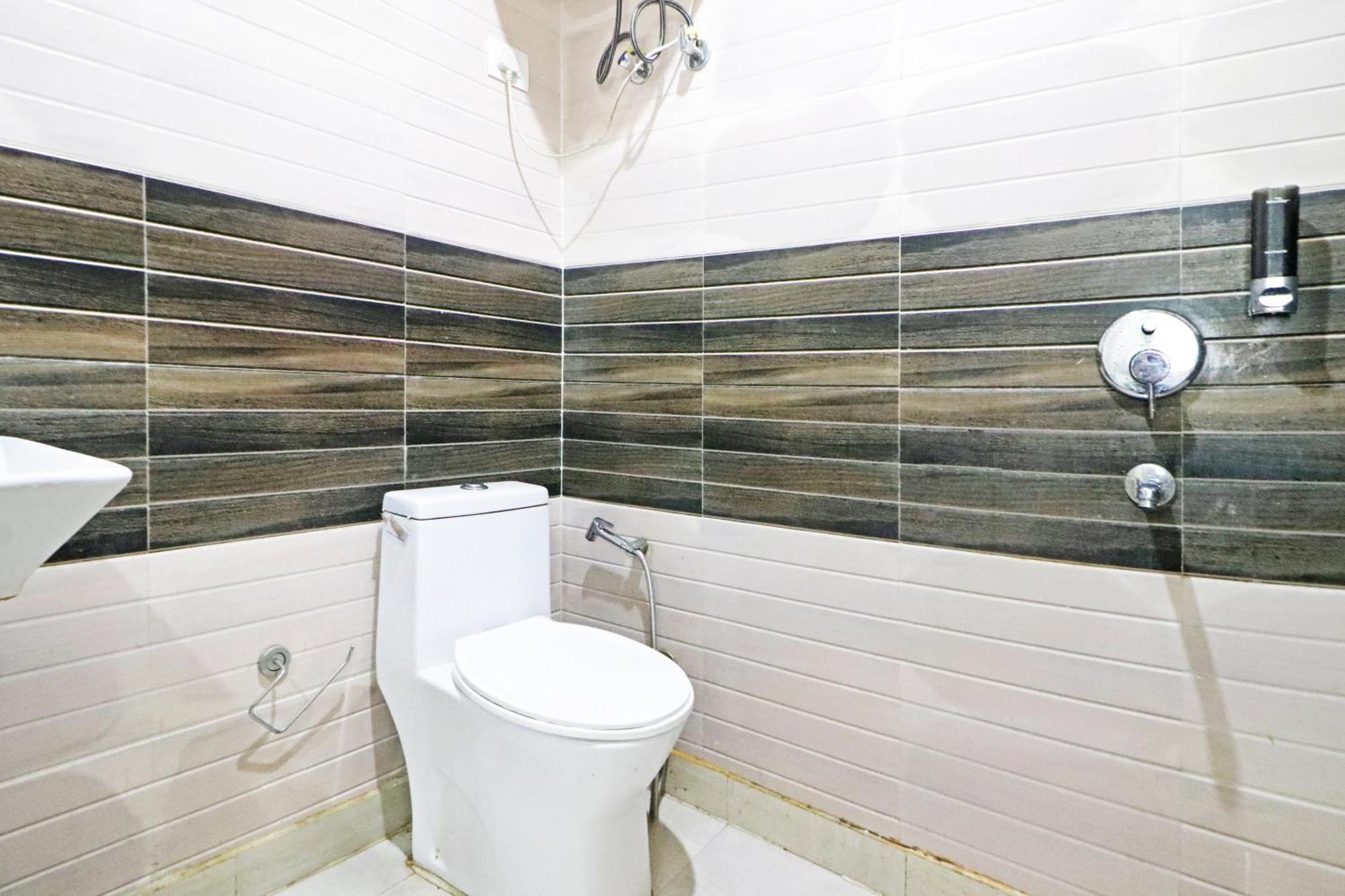 Hotel Trendy Residency - Couple Friendly 3*