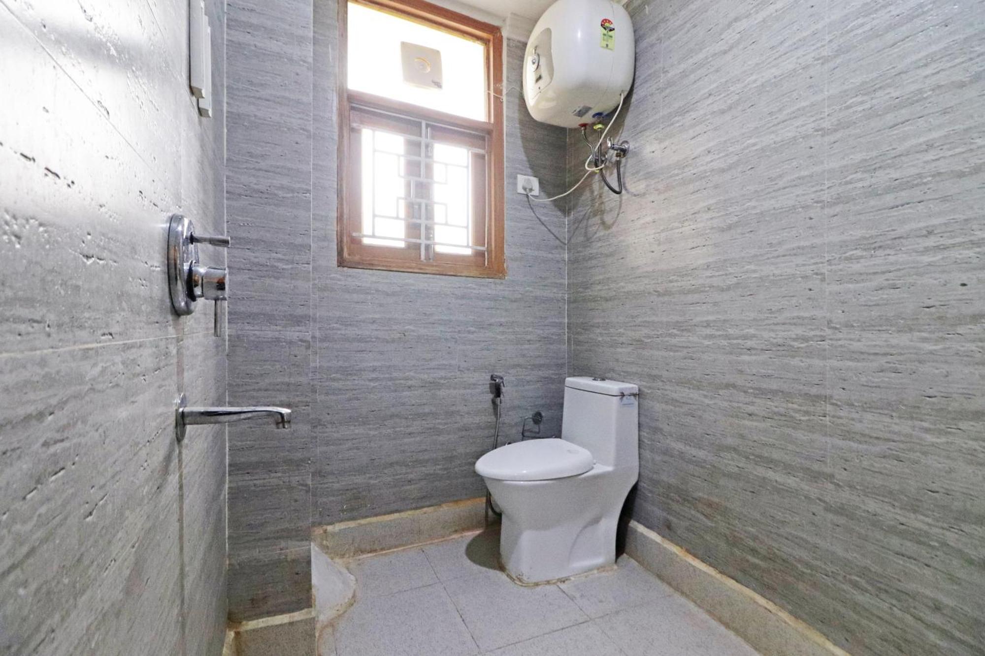 Trendy Residency - Couple Friendly Hotel