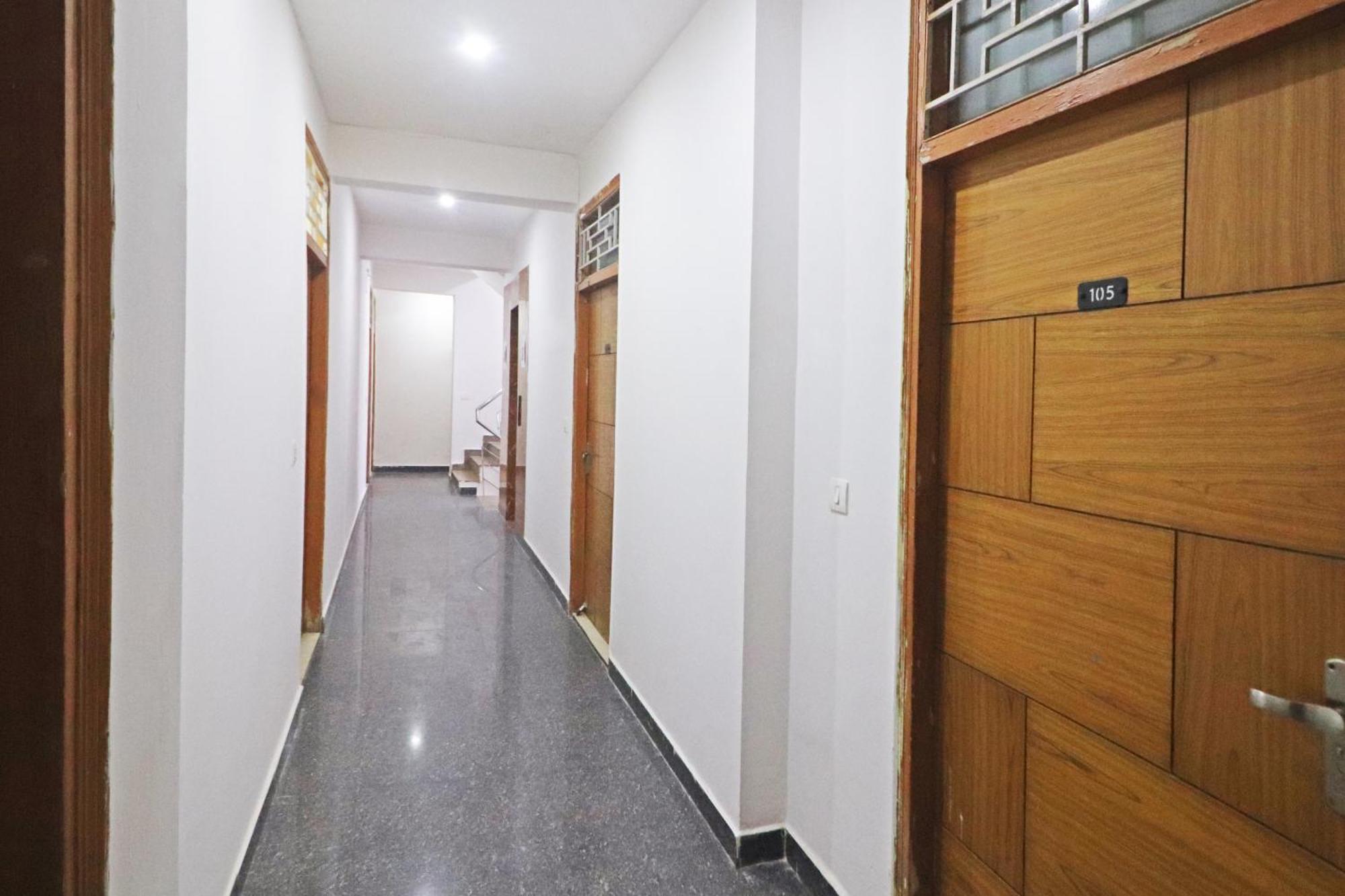 Trendy Residency - Couple Friendly Hotel Nova Deli