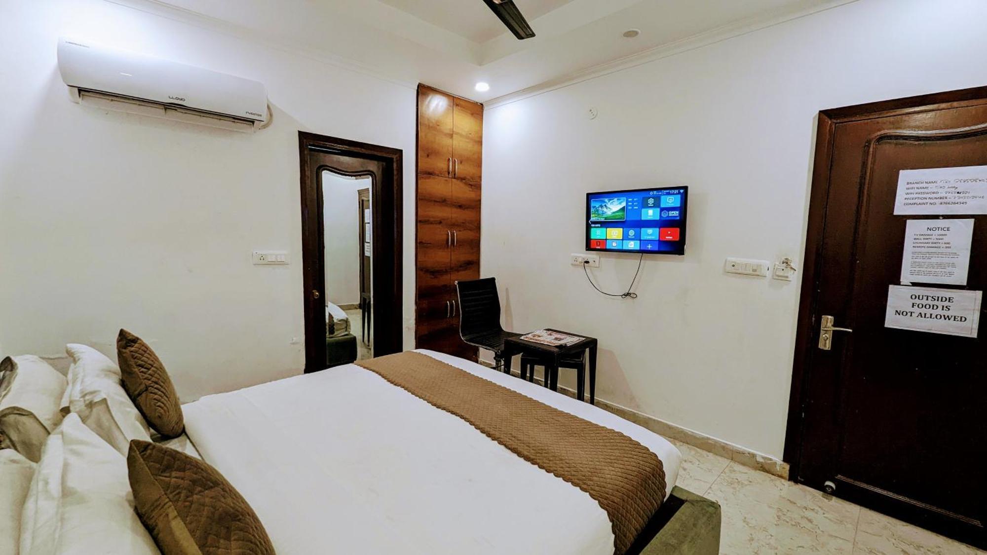 Moon Taj Near Yashobhoomi Convention Centre Hotel 3*