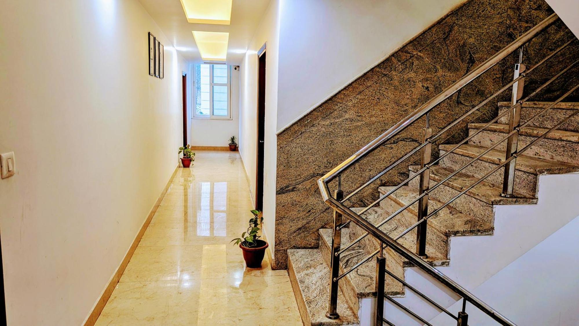 Hotel Moon Taj Near Yashobhoomi Convention Centre 3*