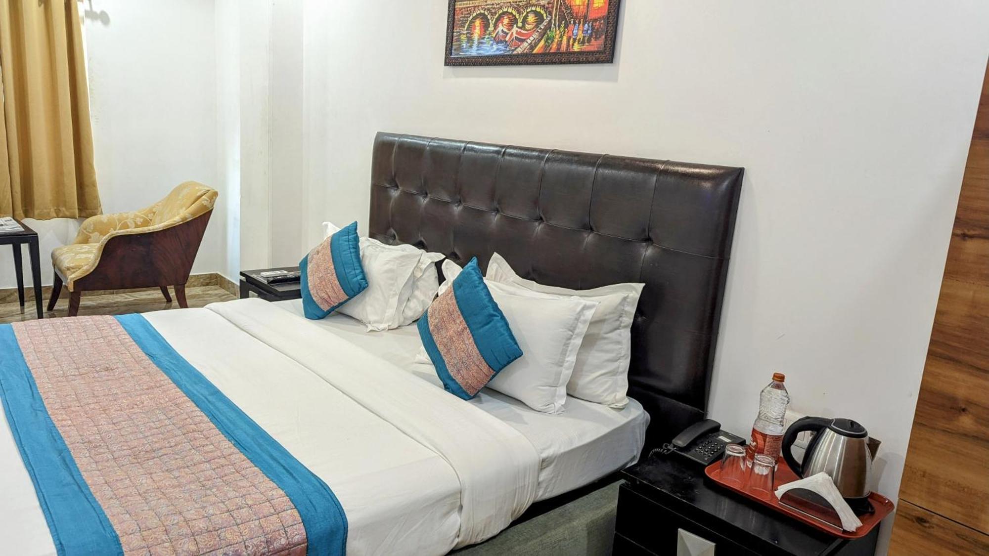 Moon Taj Near Yashobhoomi Convention Centre Hotel Delhi (National Capital Territory of India)