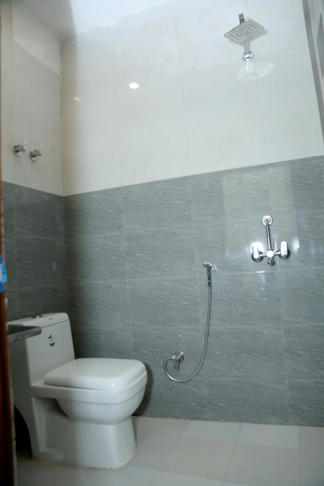 Hostel Pink By Comfort New Delhi