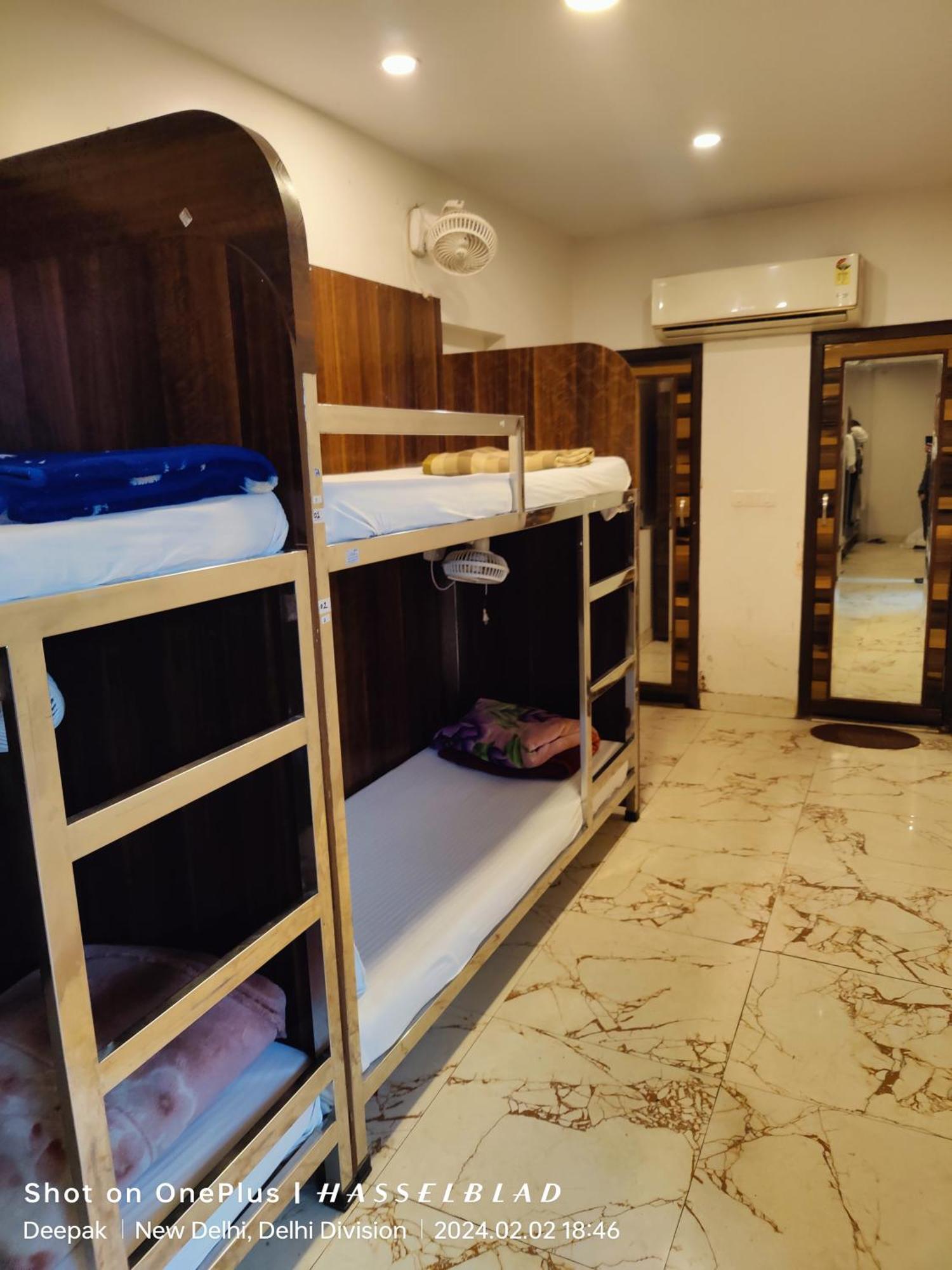 Pink By Comfort Hostel