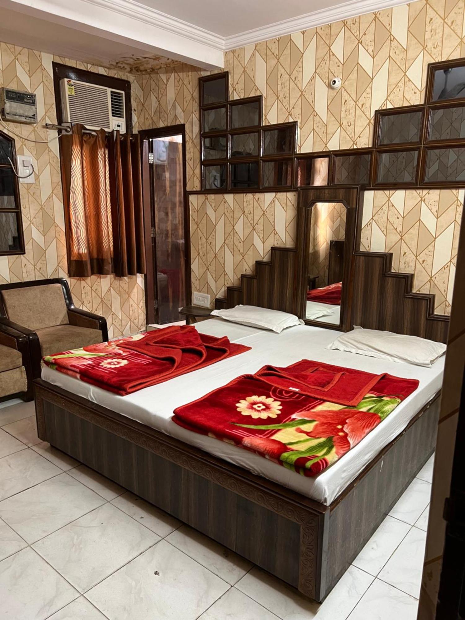 Hotel New -like New Delhi