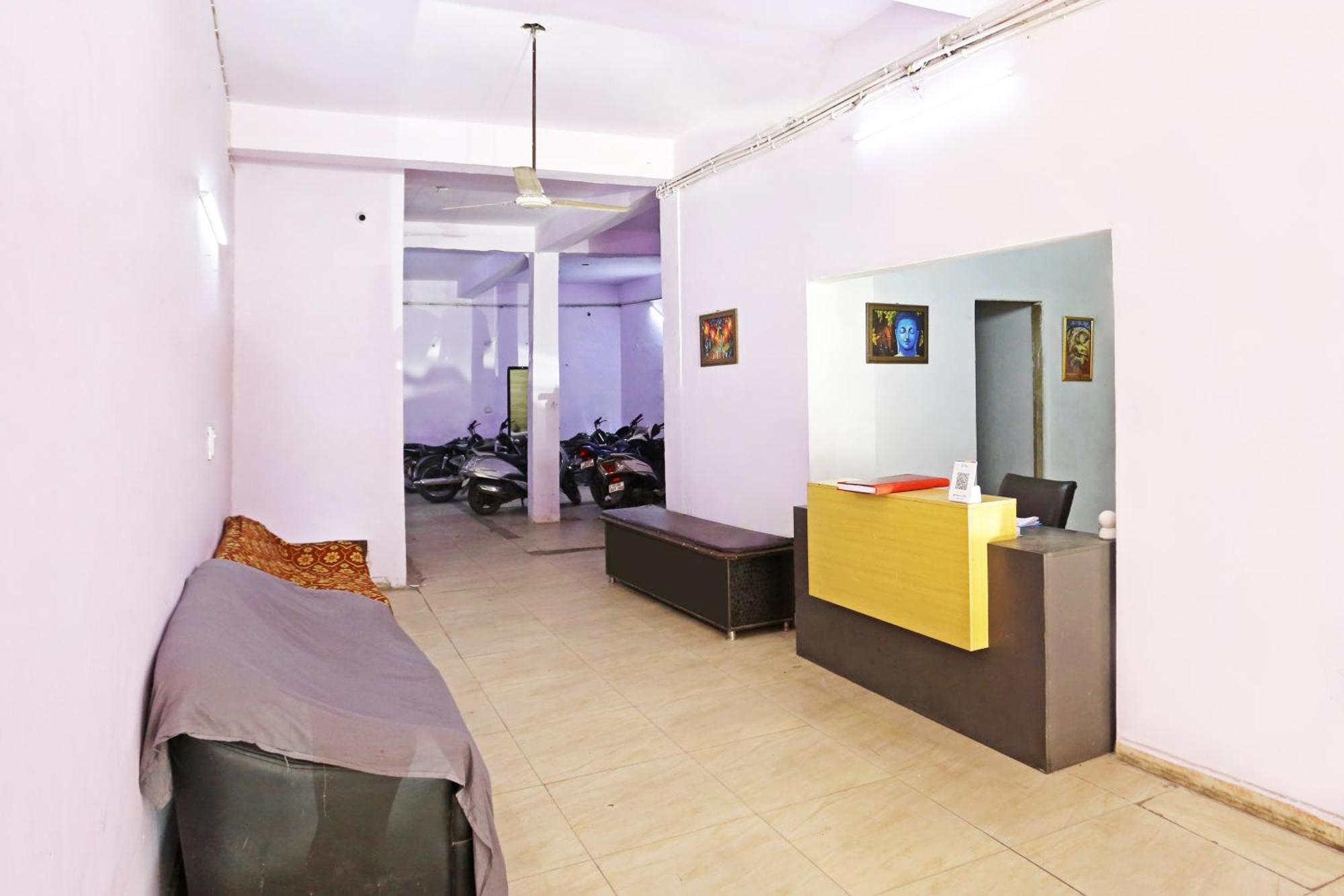 Twamev Punjabi Bagh 4* New Delhi
