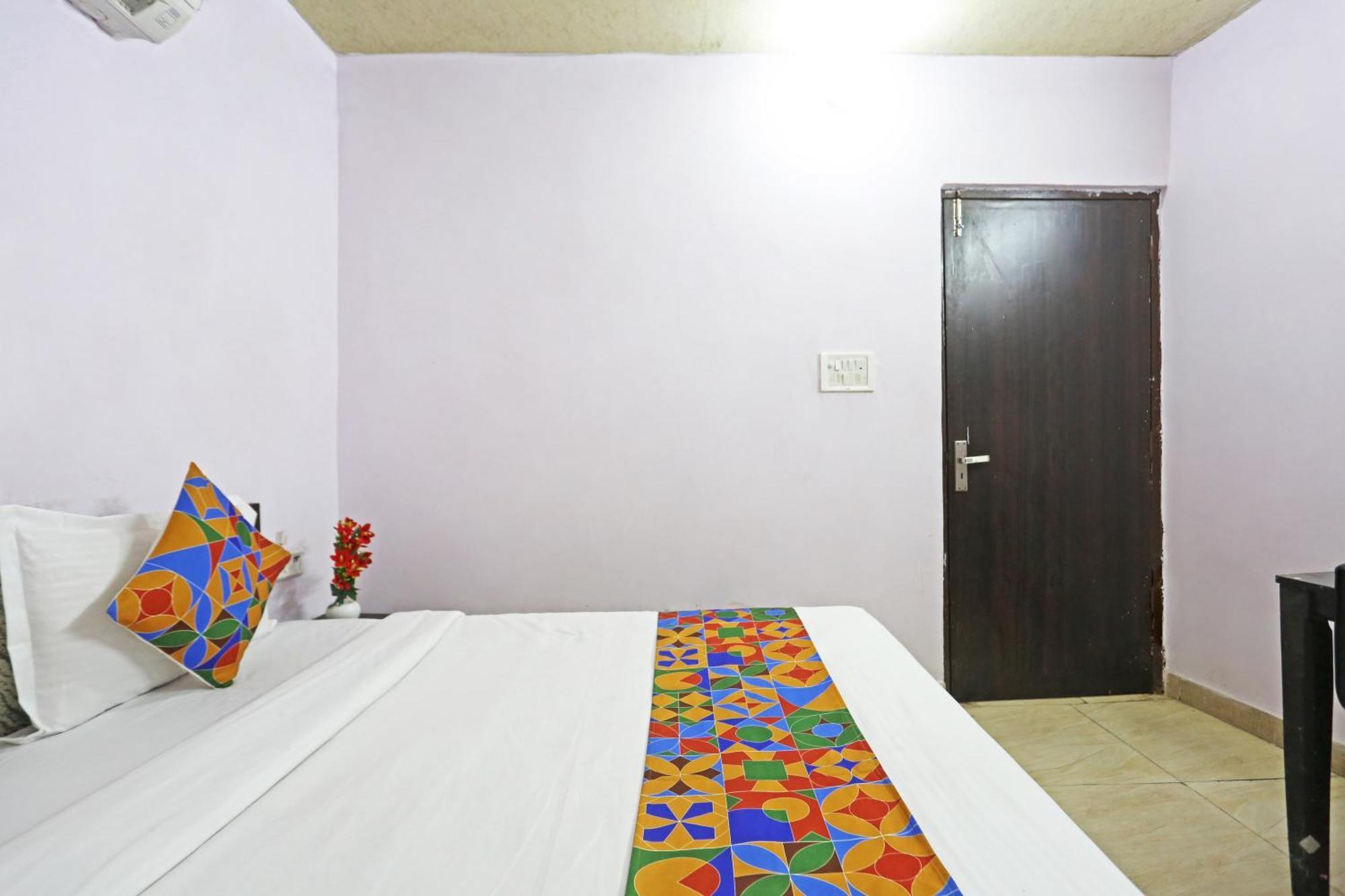 Twamev Punjabi Bagh Hotel New Delhi