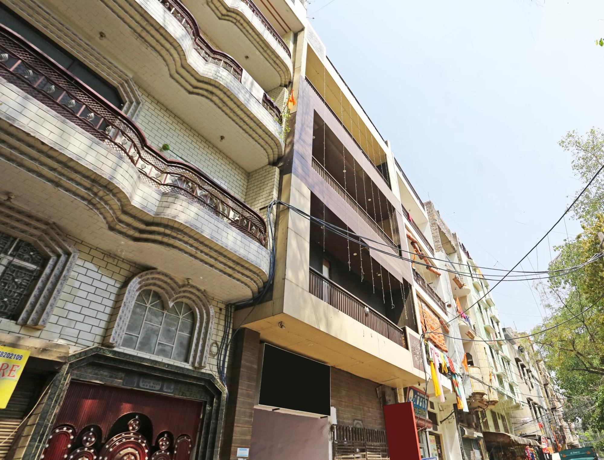 Hotel Twamev Punjabi Bagh