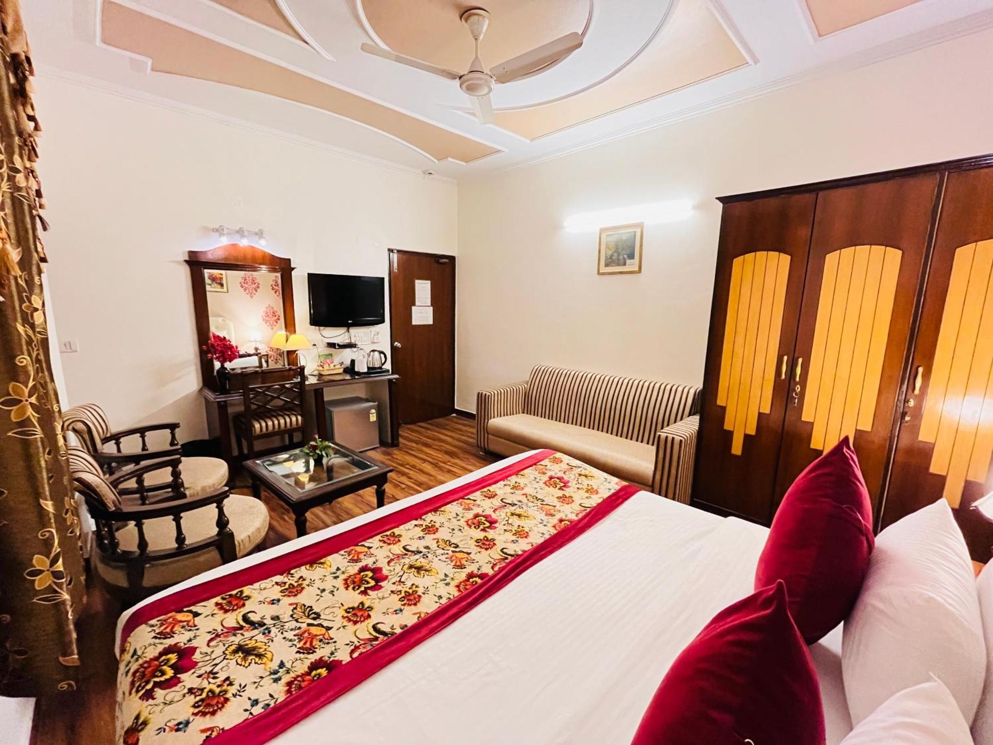 Hotel Paras - Karol Bagh Delhi (National Capital Territory of India)