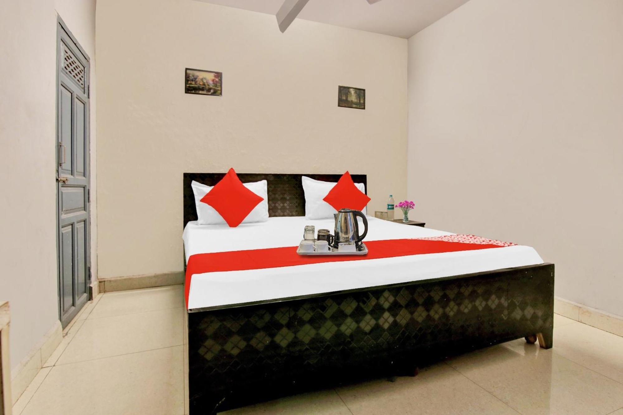 O Swarg Residency Near Nangloi Railway Station Metro Station 3* Delhi (National Capital Territory of India)