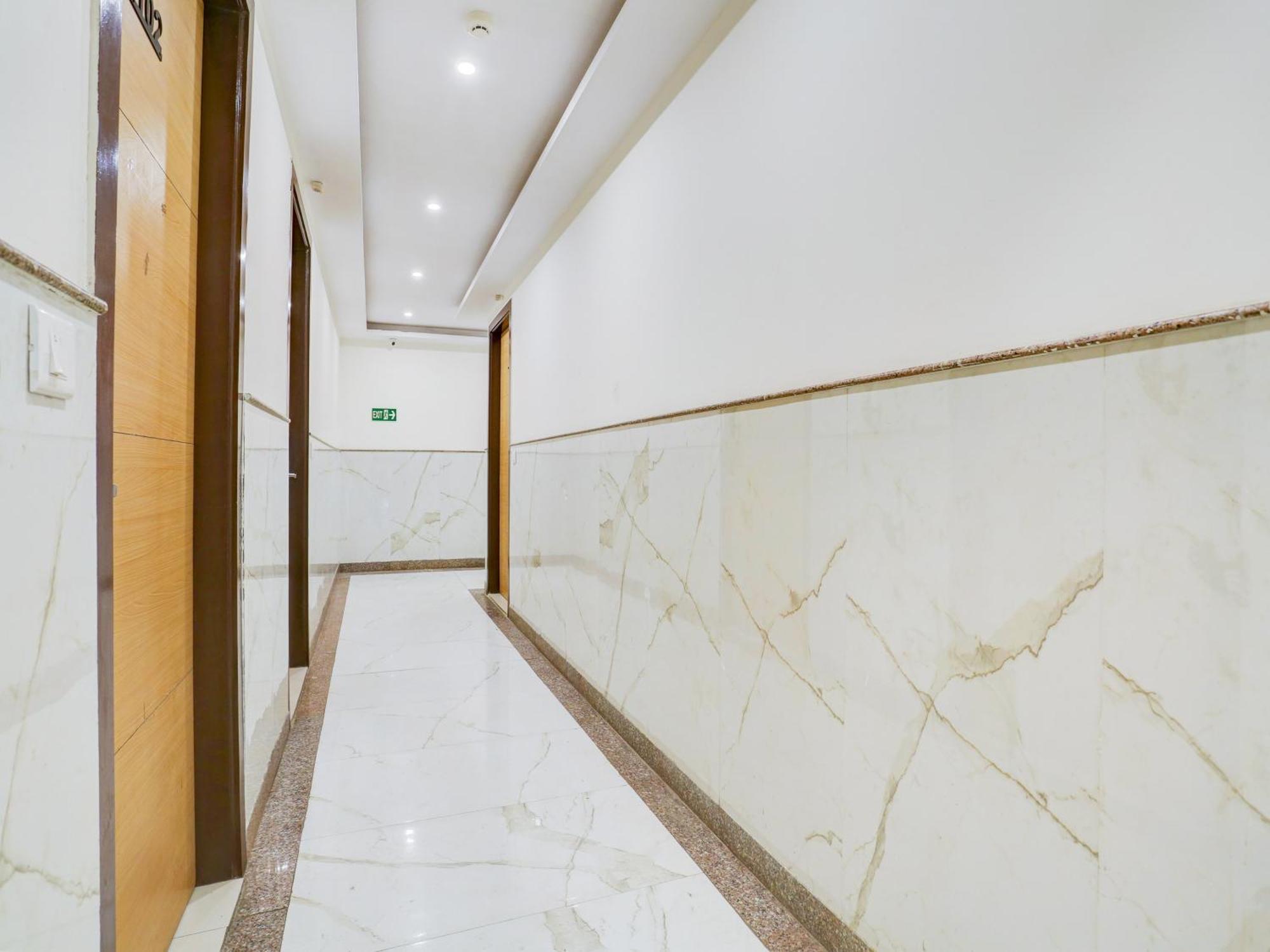 Collecion O White House Hotel 4*