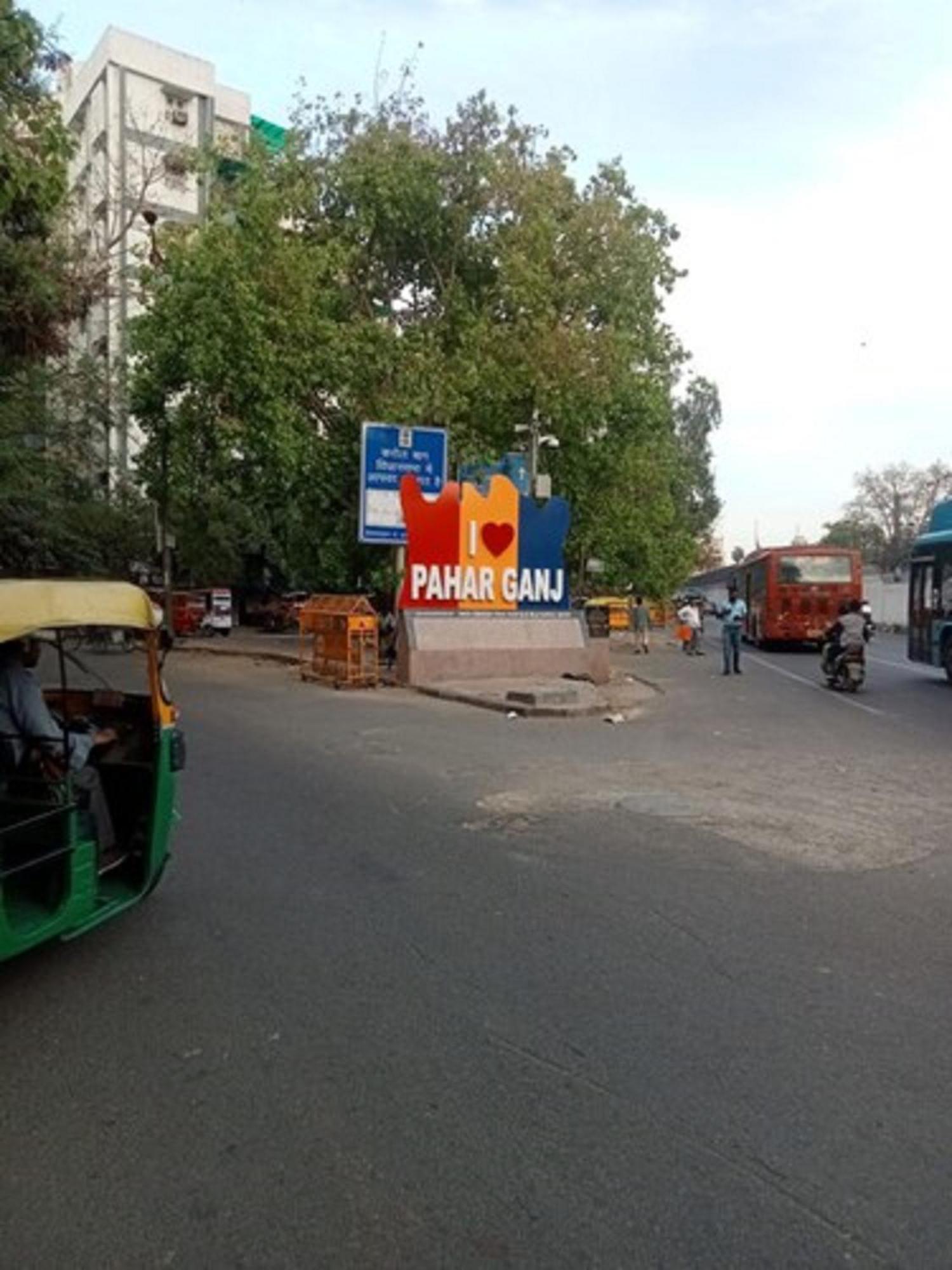 Del Fox Shanti Residency - Just A Minute Away From Railway Station And Connaught Place & 5 Mins From Vfs