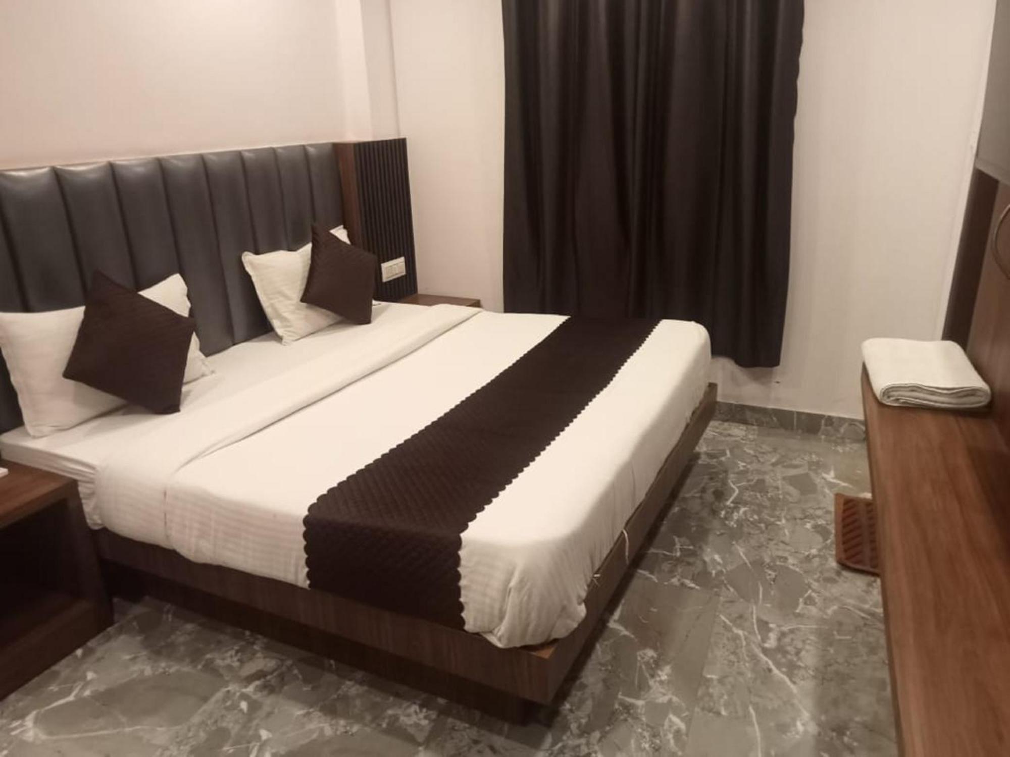Del Fox Shanti Residency - Just A Minute Away From Railway Station And Connaught Place & 5 Mins From Vfs Hotel New Delhi