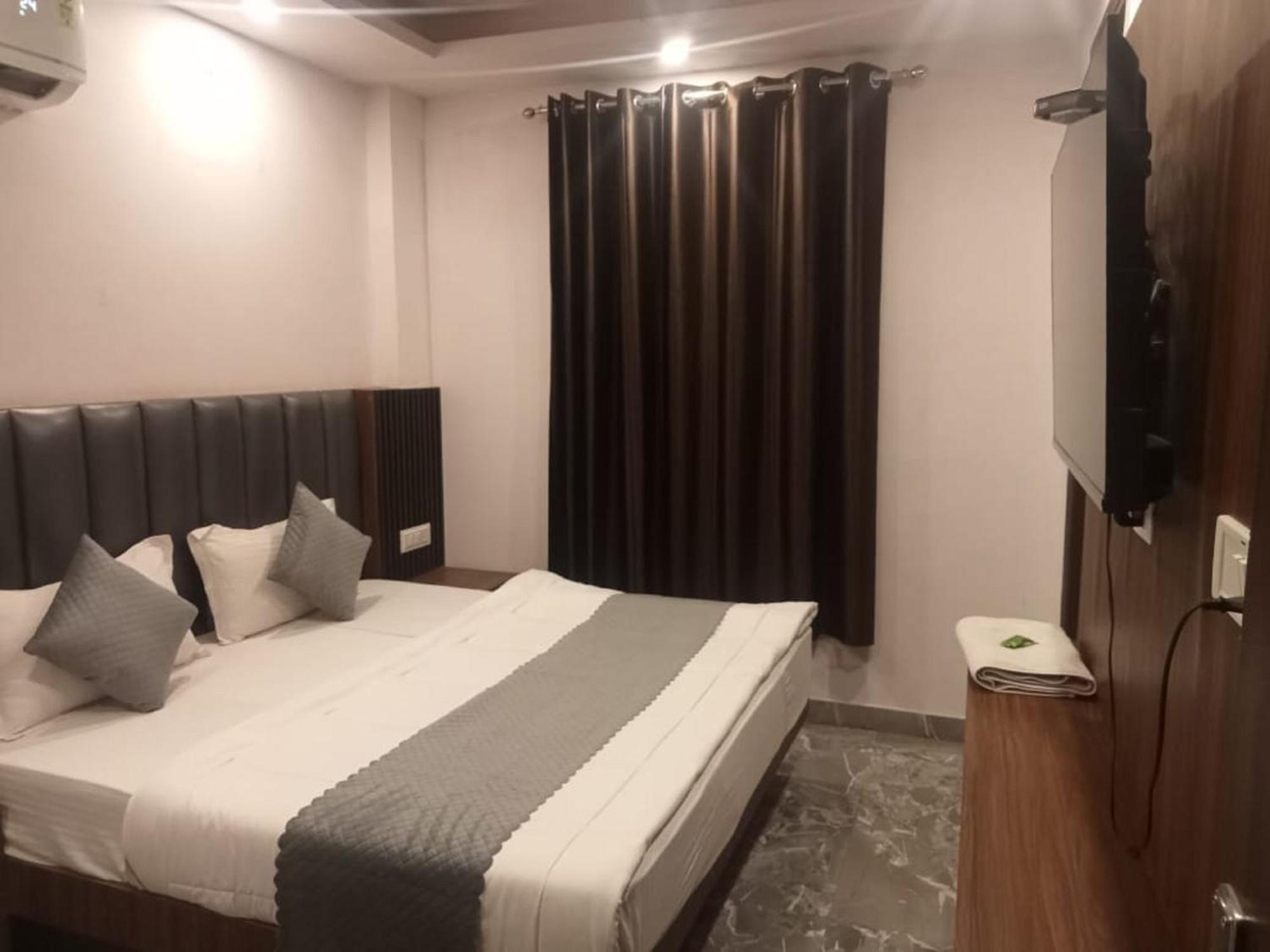 Del Fox Shanti Residency - Just A Minute Away From Railway Station And Connaught Place & 5 Mins From Vfs Hotel