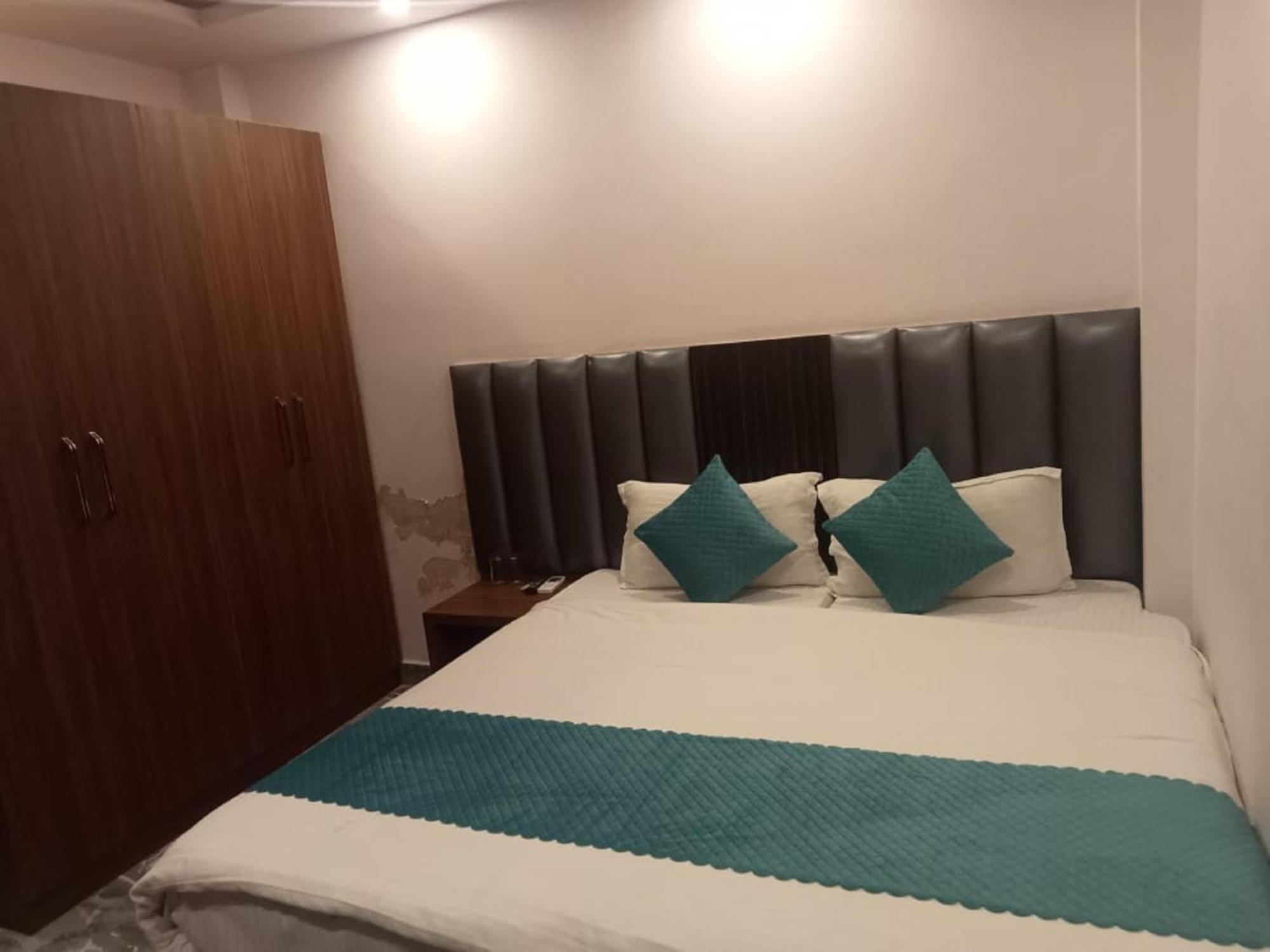 Del Fox Shanti Residency - Just A Minute Away From Railway Station And Connaught Place & 5 Mins From Vfs Hotel New Delhi
