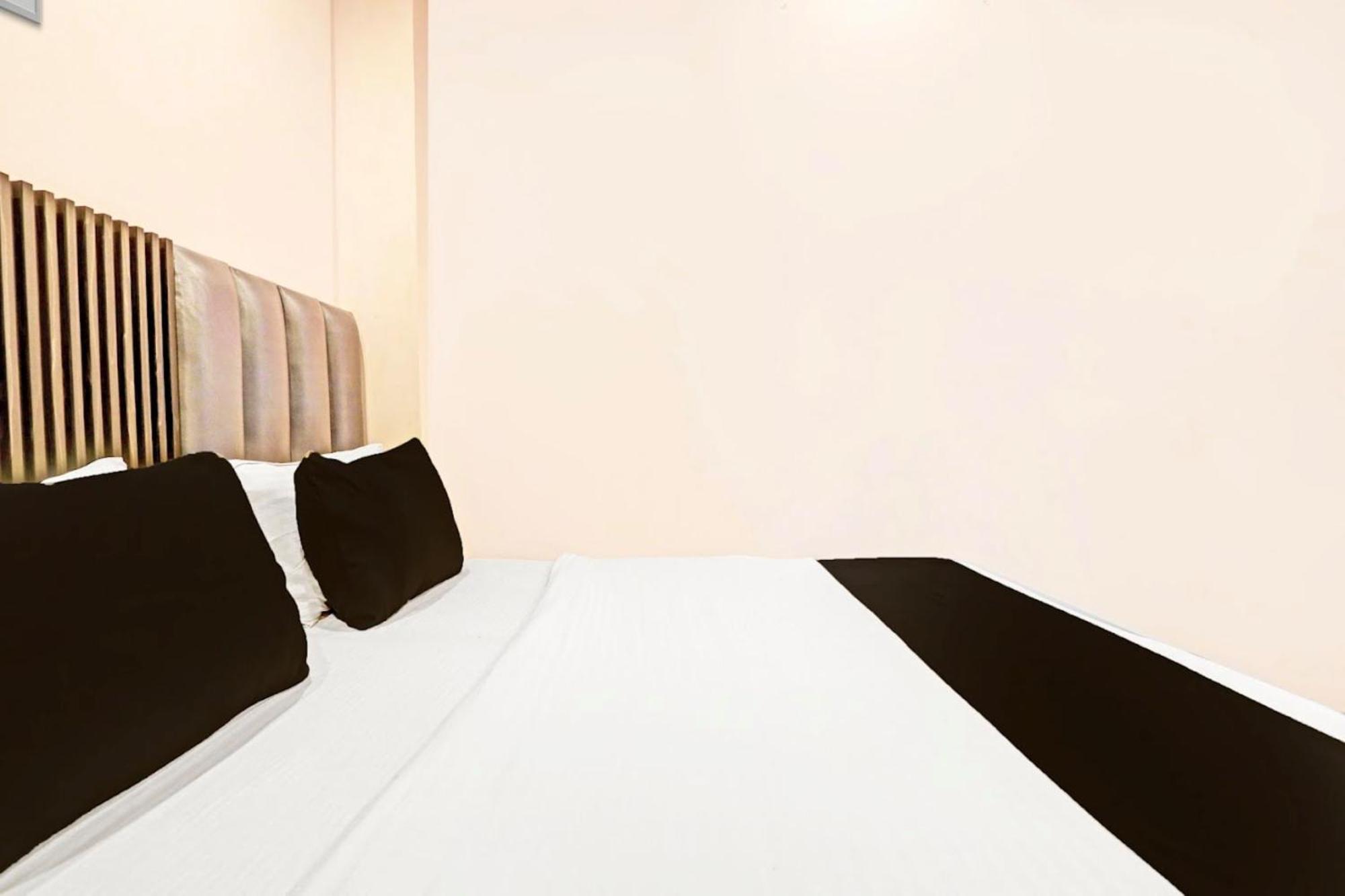 Del Fox Shanti Residency - Just A Minute Away From Railway Station And Connaught Place & 5 Mins From Vfs