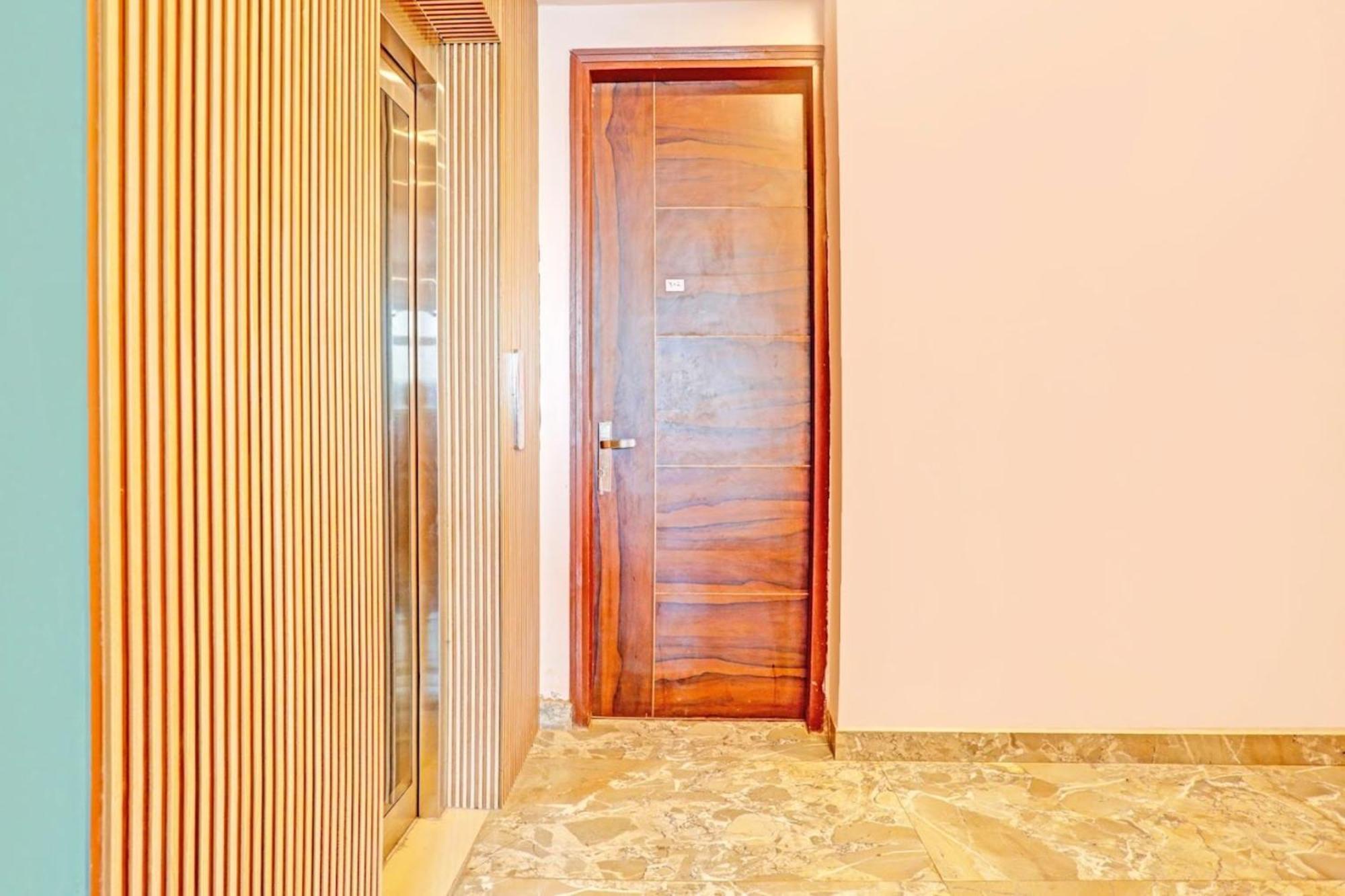 Del Fox Shanti Residency - Just A Minute Away From Railway Station And Connaught Place & 5 Mins From Vfs 3* New Delhi