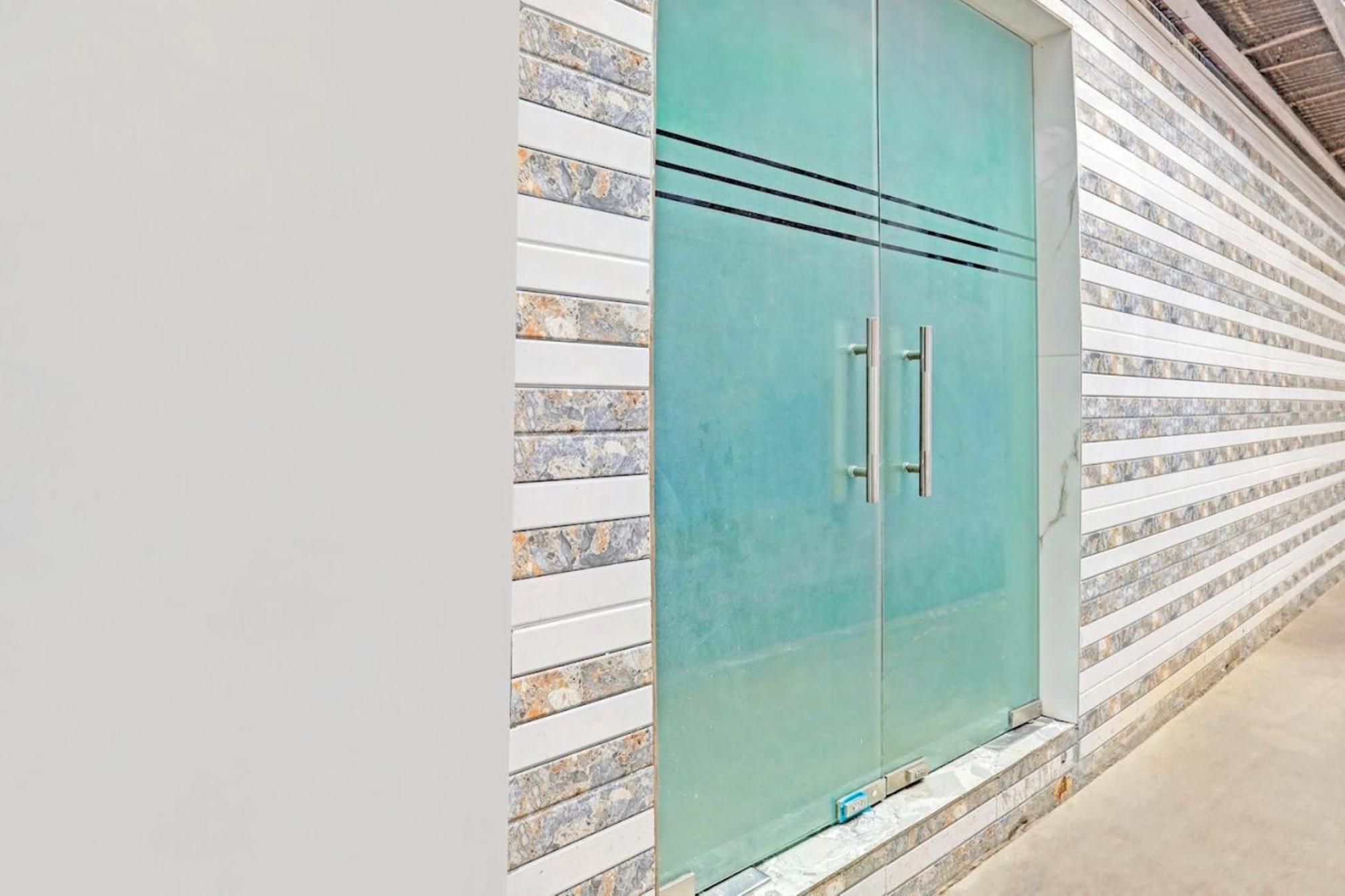 Del Fox Shanti Residency - Just A Minute Away From Railway Station And Connaught Place & 5 Mins From Vfs Hotel