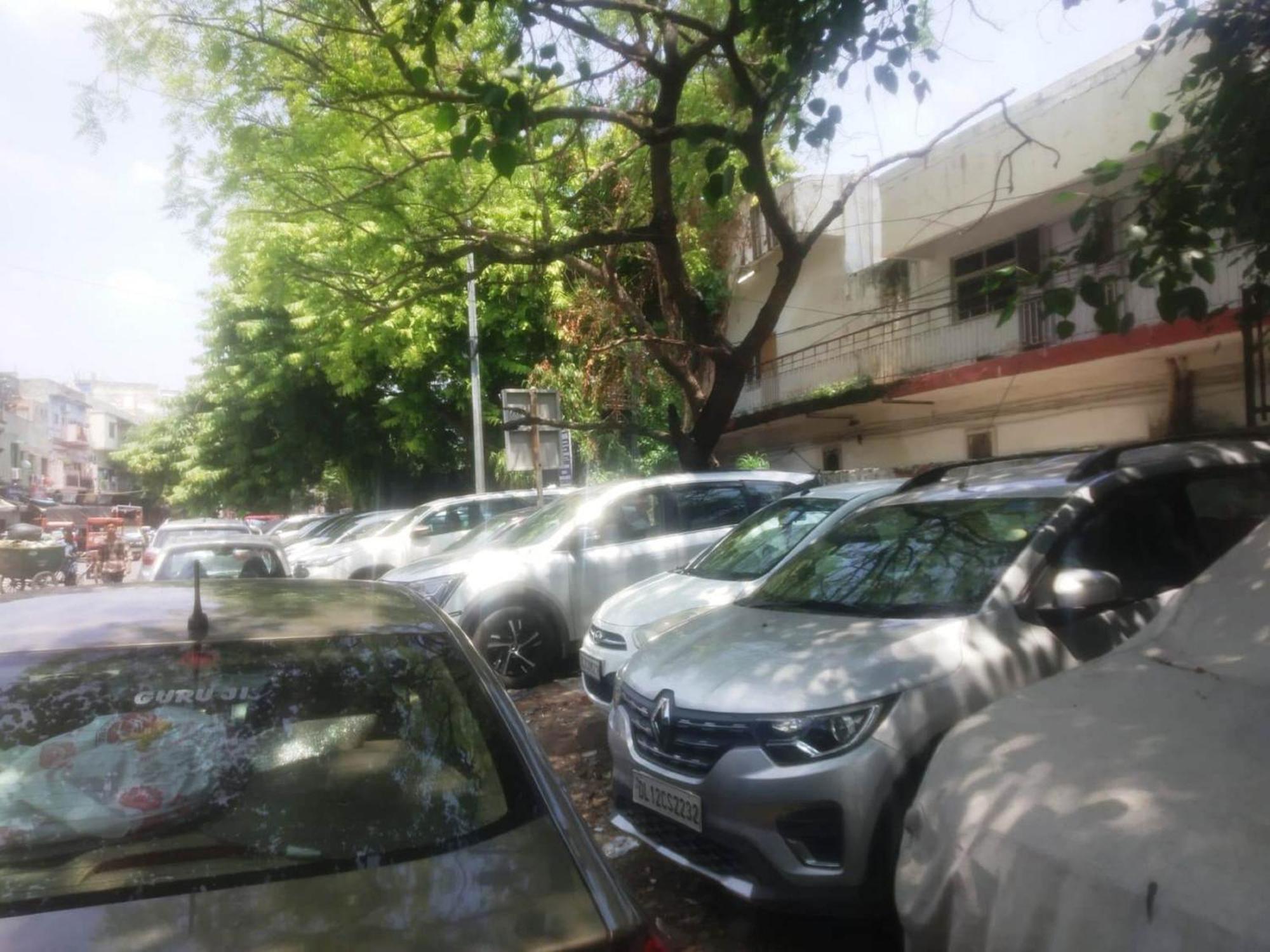 Del Fox Shanti Residency - Just A Minute Away From Railway Station And Connaught Place & 5 Mins From Vfs 3*