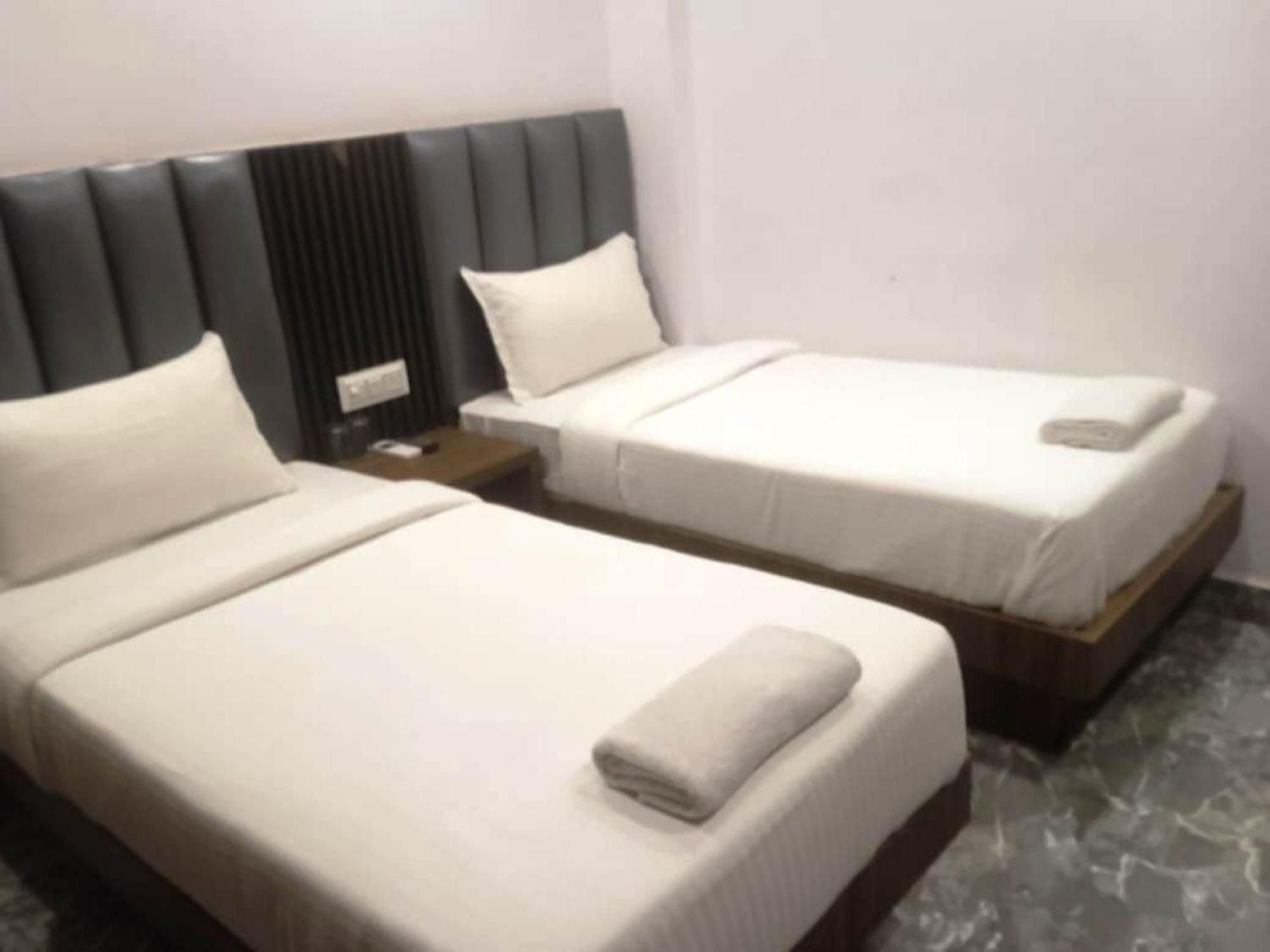 Del Fox Shanti Residency - Just A Minute Away From Railway Station And Connaught Place & 5 Mins From Vfs New Delhi