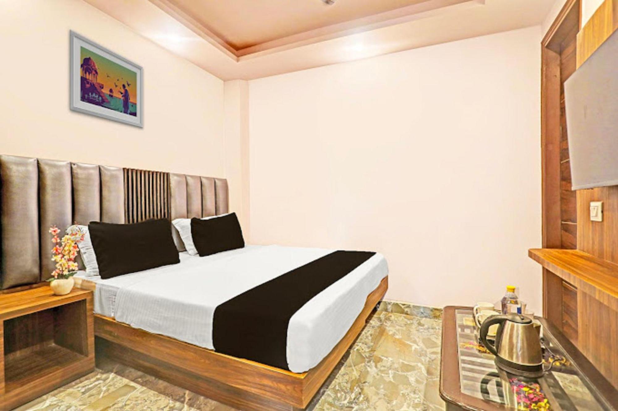Hotel Del Fox Shanti Residency - Just A Minute Away From Railway Station And Connaught Place & 5 Mins From Vfs
